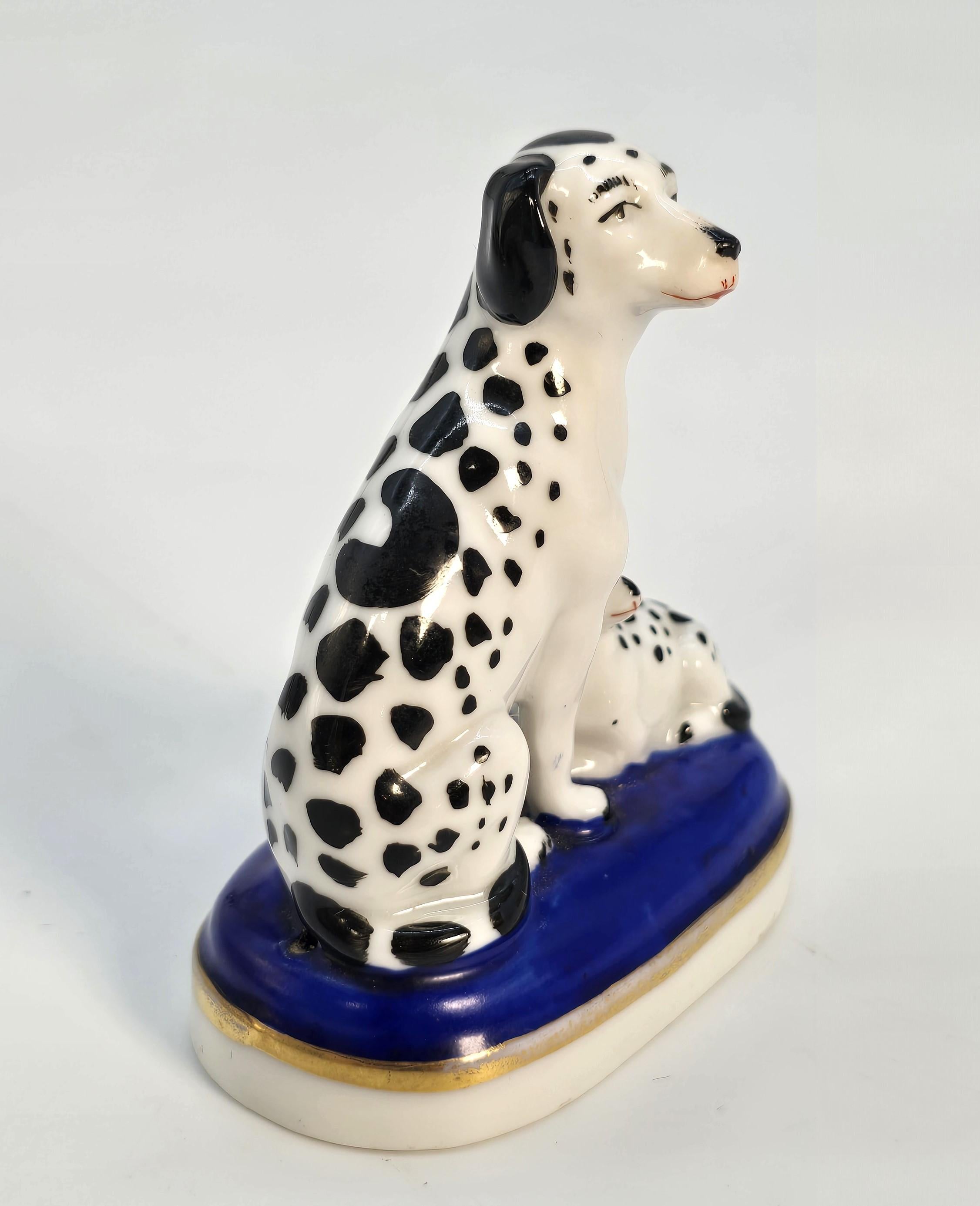 Paire de chiens miniatures en porcelaine peinte à la main, A.I.C., 19e siècle. en vente 9