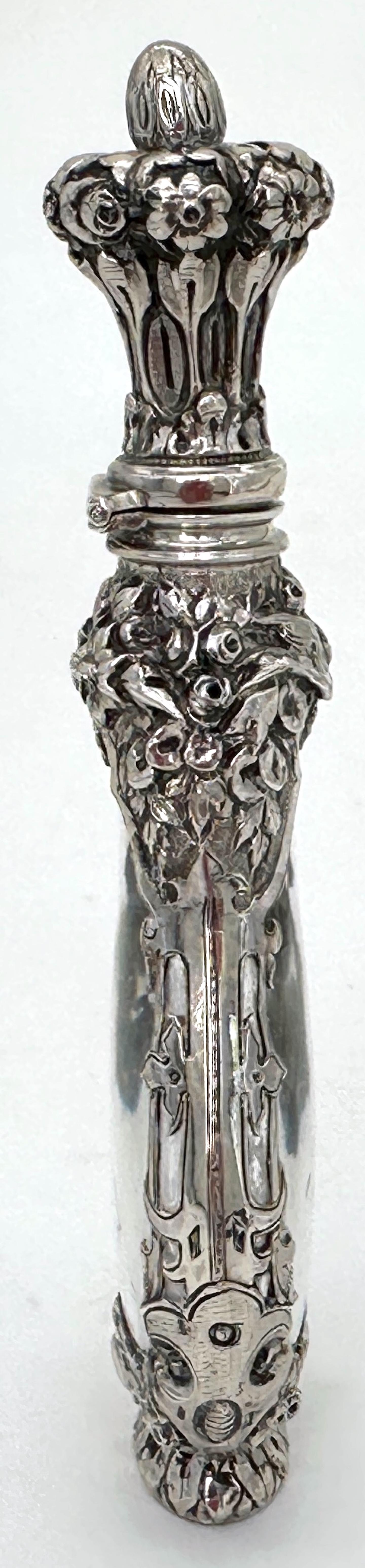 siglo XIX  Frasco de perfume continental de plata de ley y cristal de roca Romántico en venta
