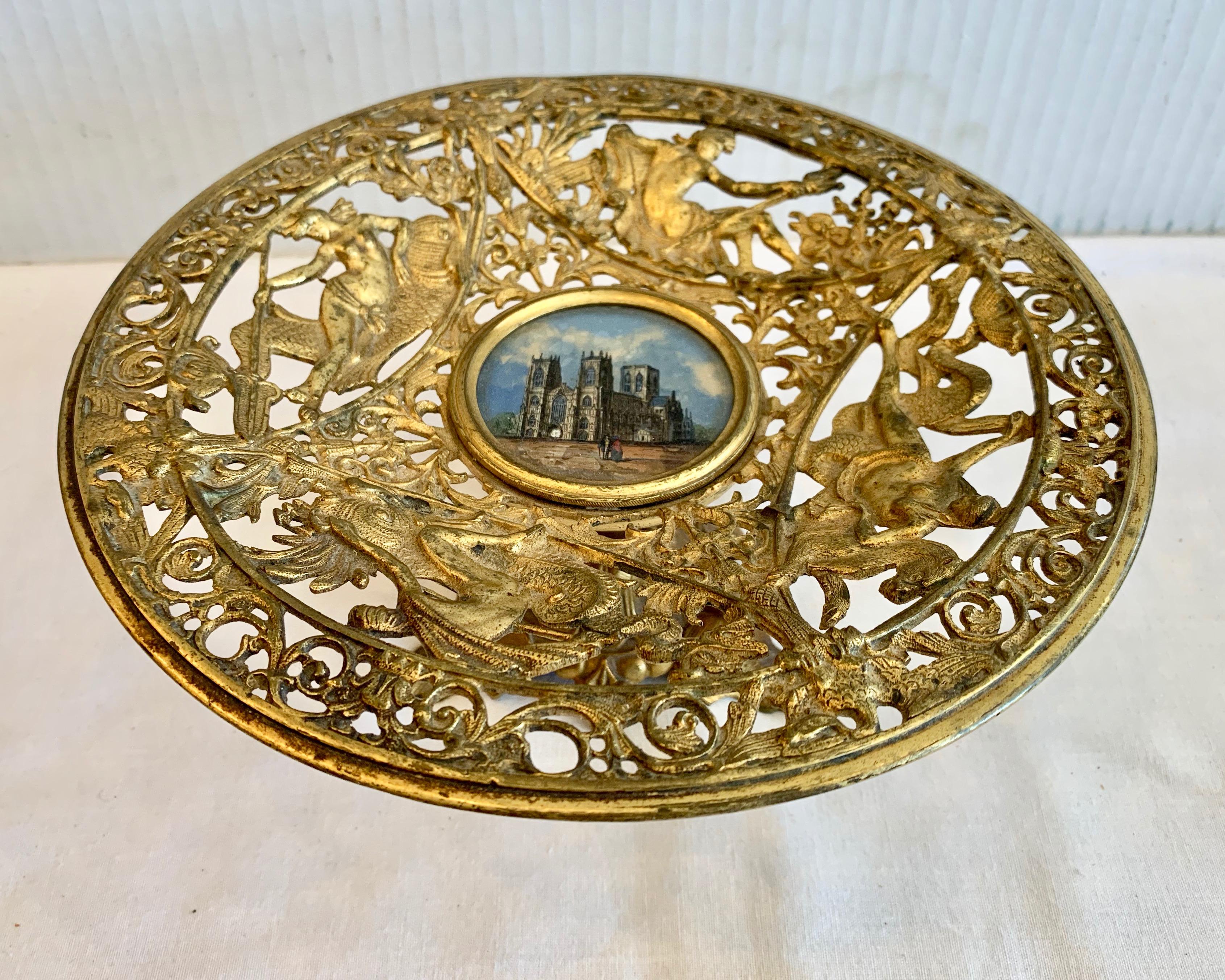 19TH Century Continental Tazza In Good Condition For Sale In West Palm Beach, FL