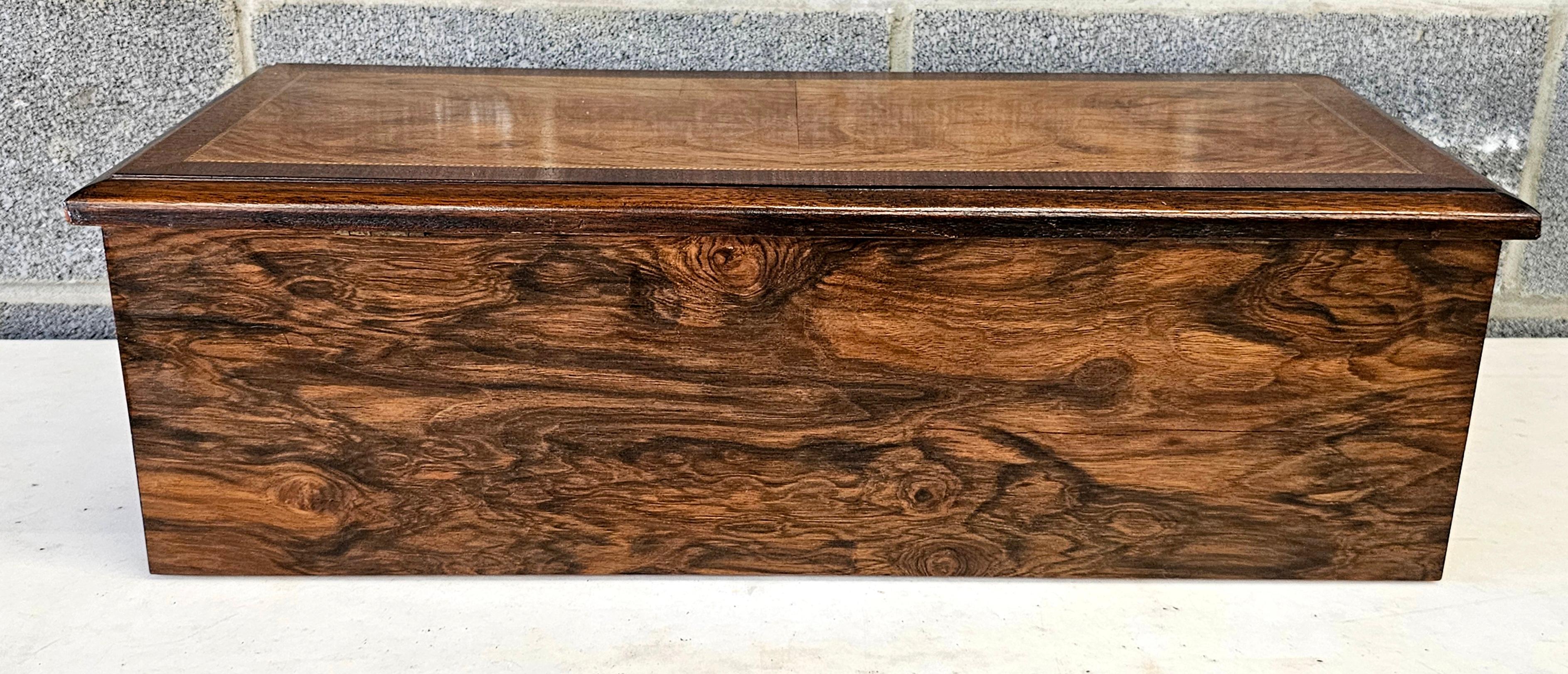 Caja de música cilíndrica continental del siglo XIX de madera de nogal y kingwood, nº 3130 en Bueno estado para la venta en Germantown, MD