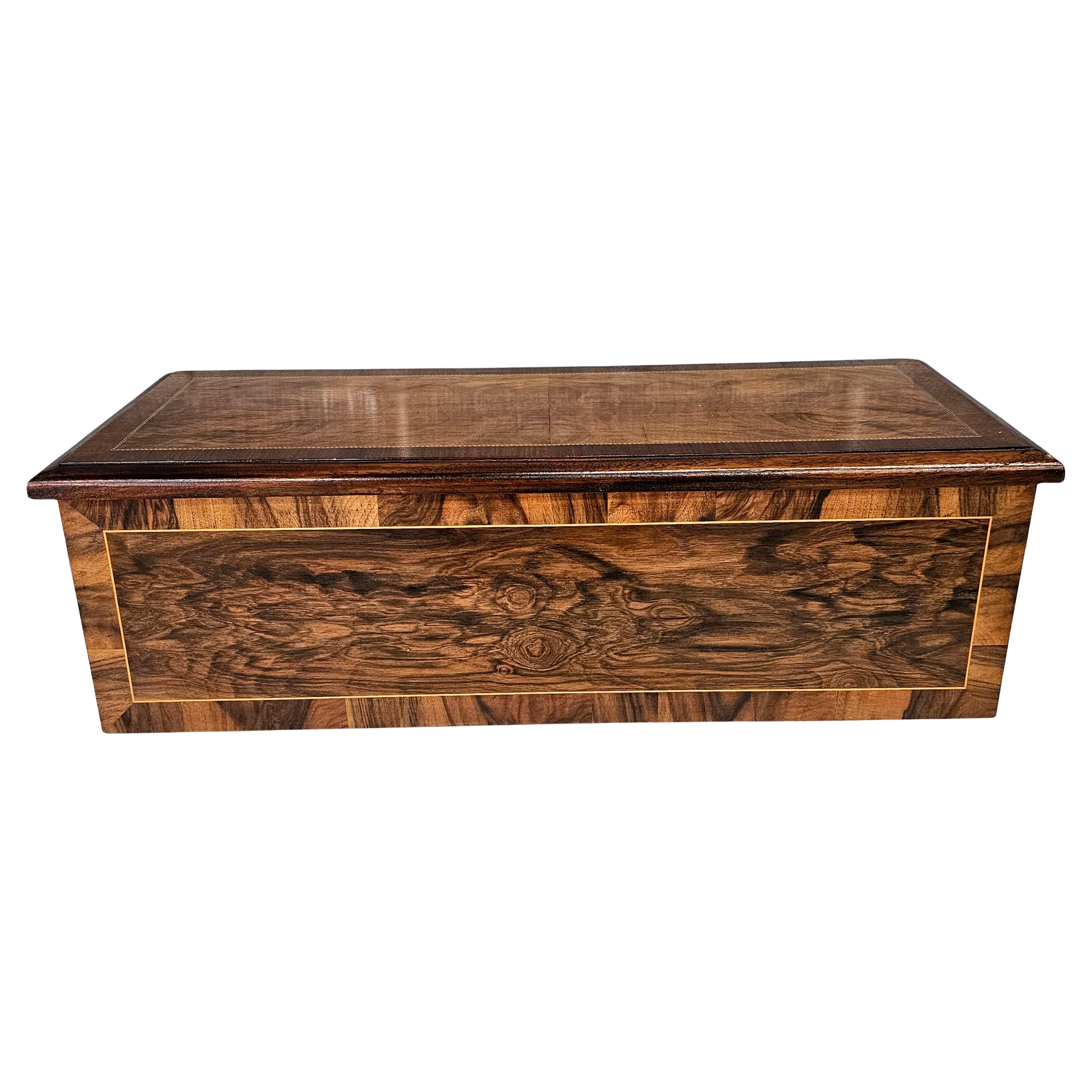 Caja de música cilíndrica continental del siglo XIX de madera de nogal y kingwood, nº 3130 en venta