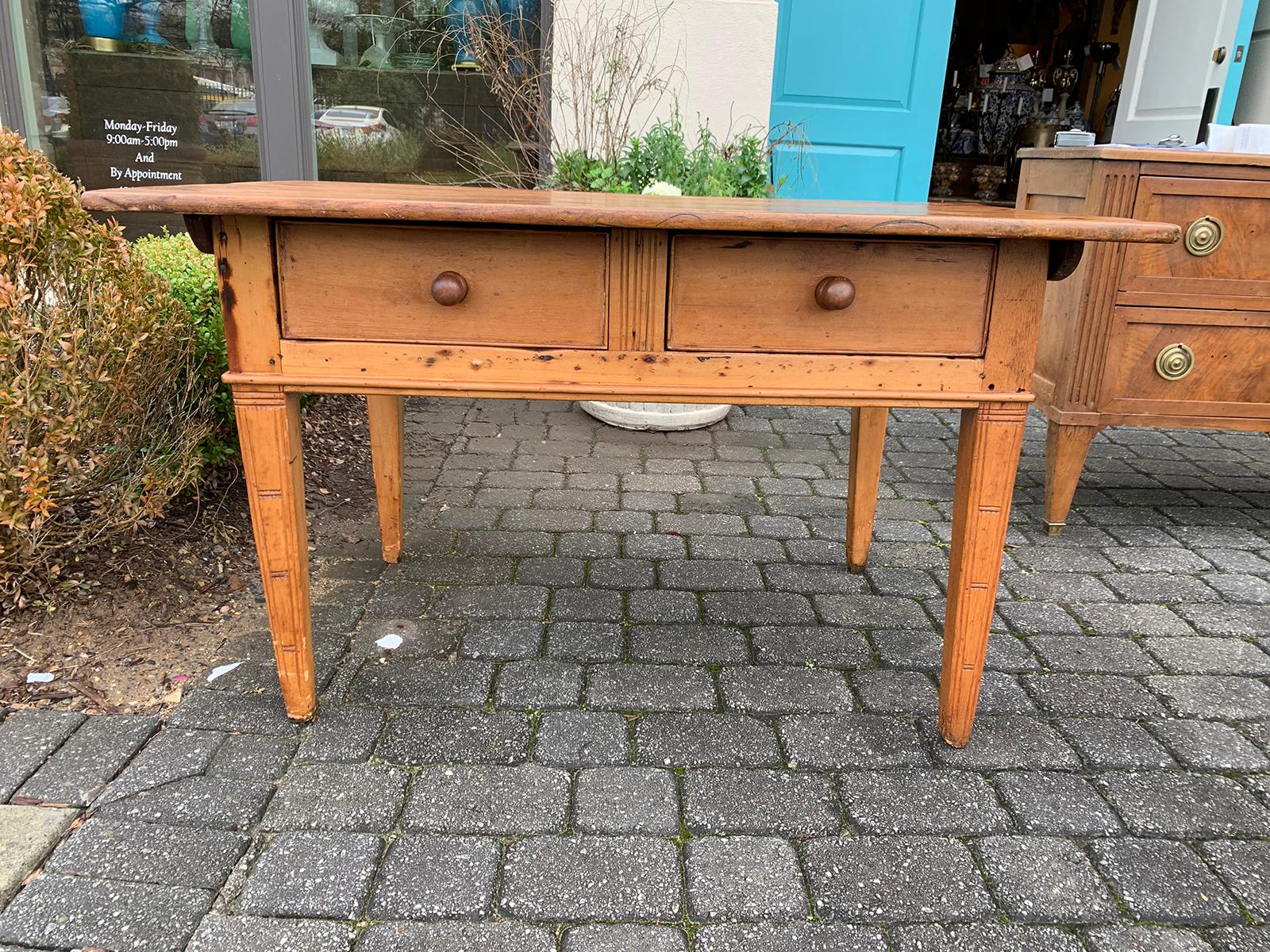 19th century continental work table with two drawers
Measures: 47