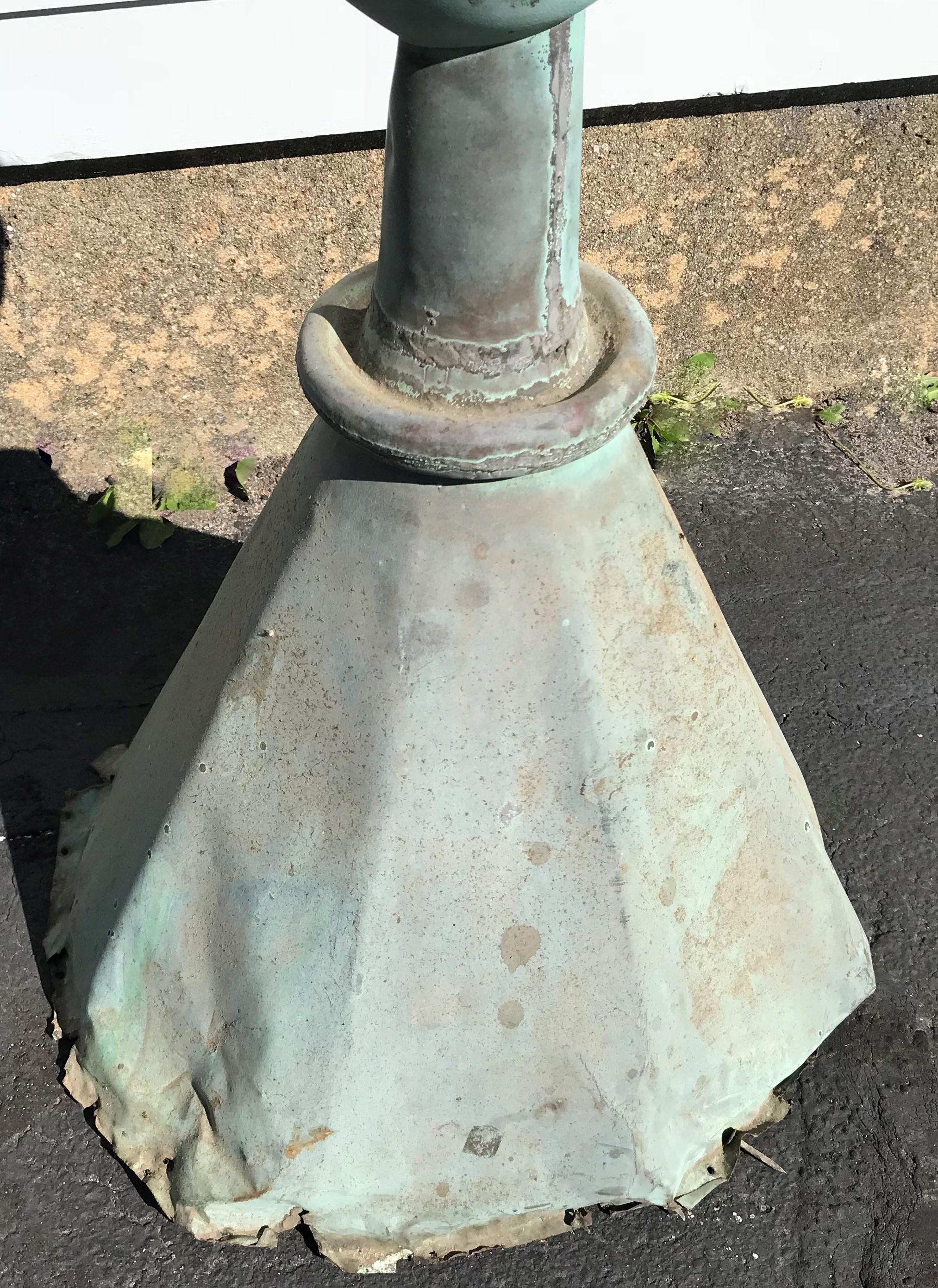 Fatto a mano Guglia architettonica in rame del XIX secolo con bella superficie di Verdigris in vendita