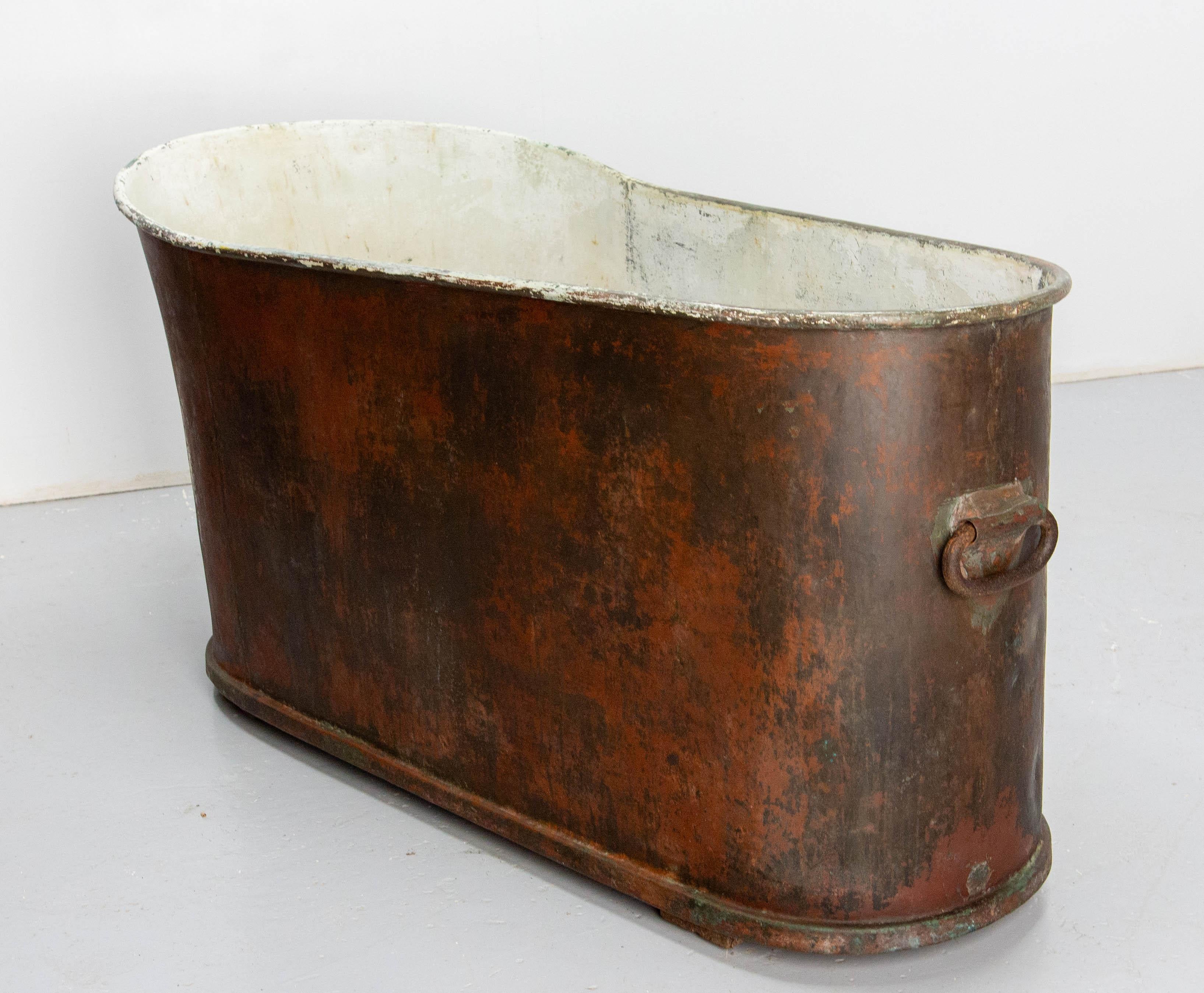 French Provincial 19th Century Copper Bathtub, France For Sale