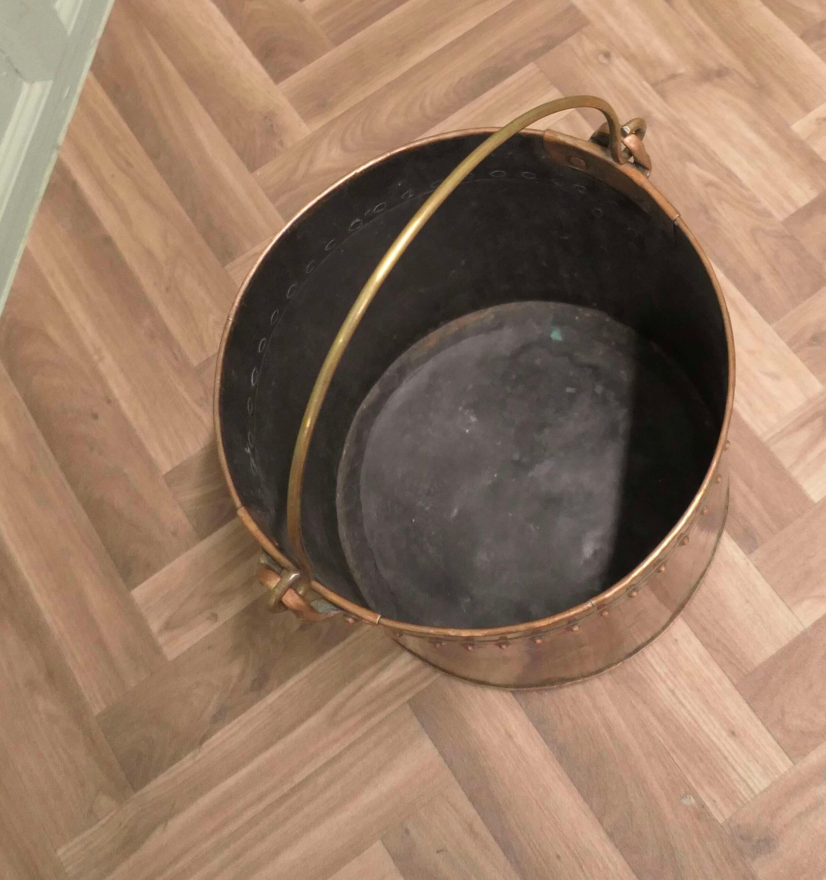 19th Century Copper Coal Bucket In condizioni buone in vendita a Godshill, Isle of Wight