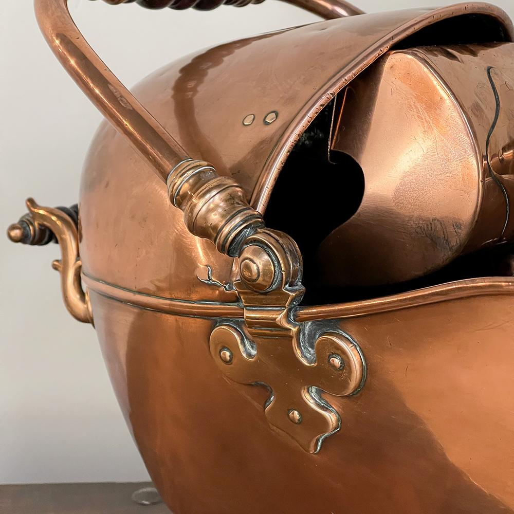 19th Century Copper Coal Scuttle with Scoop For Sale 4