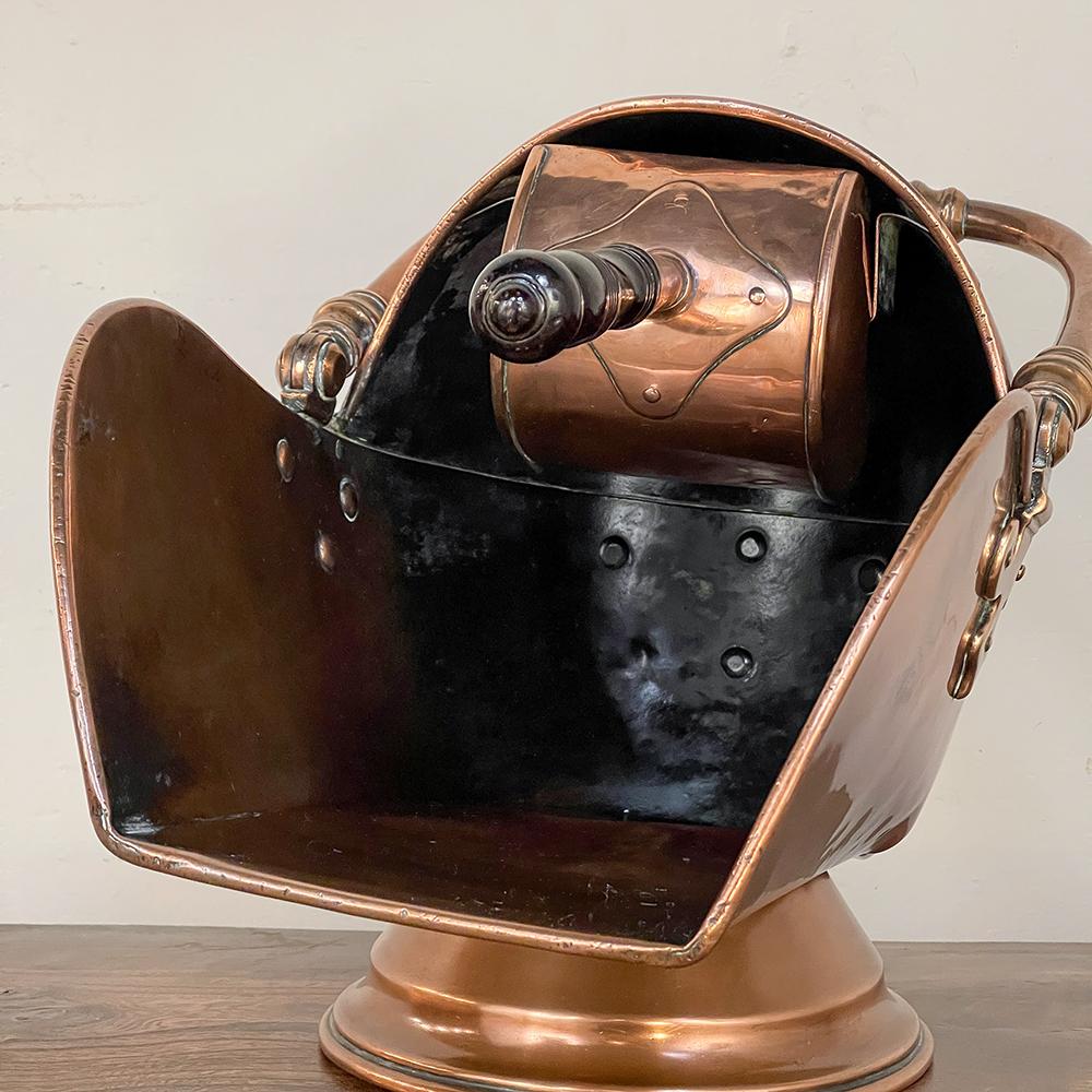 19th Century Copper Coal Scuttle with Scoop For Sale 6