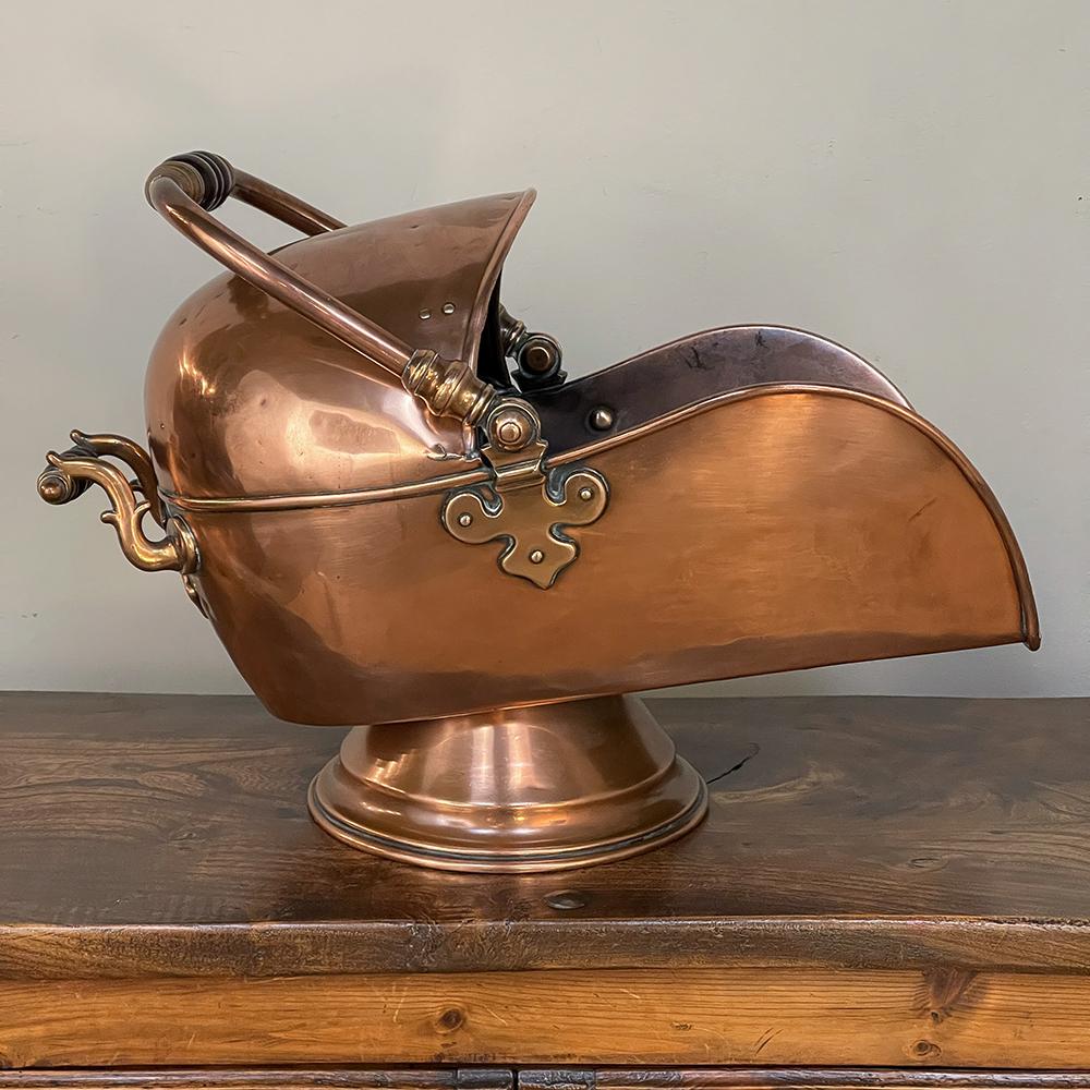 Napoleon III 19th Century Copper Coal Scuttle with Scoop For Sale