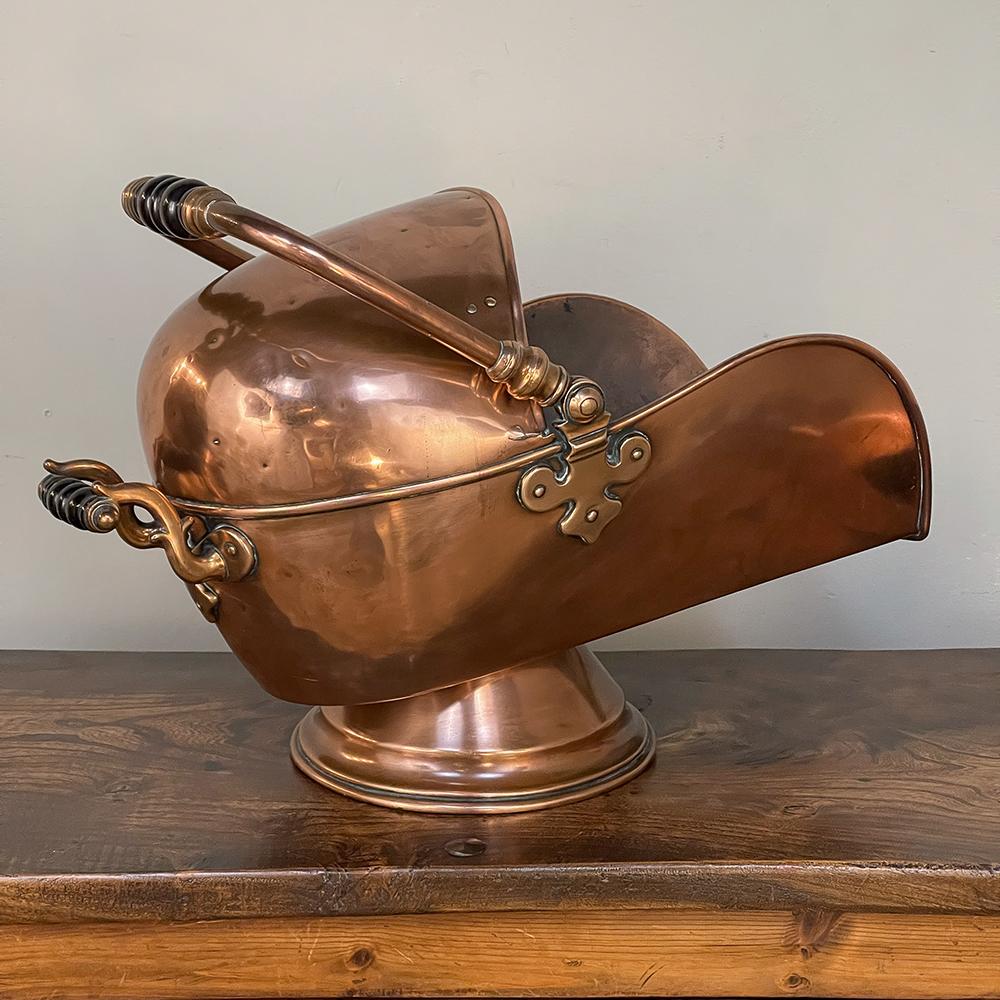French 19th Century Copper Coal Scuttle with Scoop For Sale