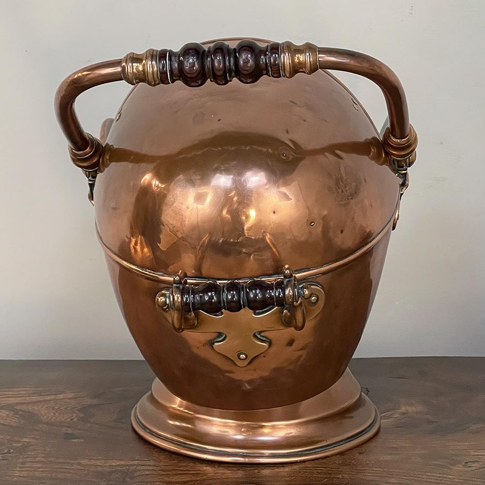 Late 19th Century 19th Century Copper Coal Scuttle with Scoop For Sale