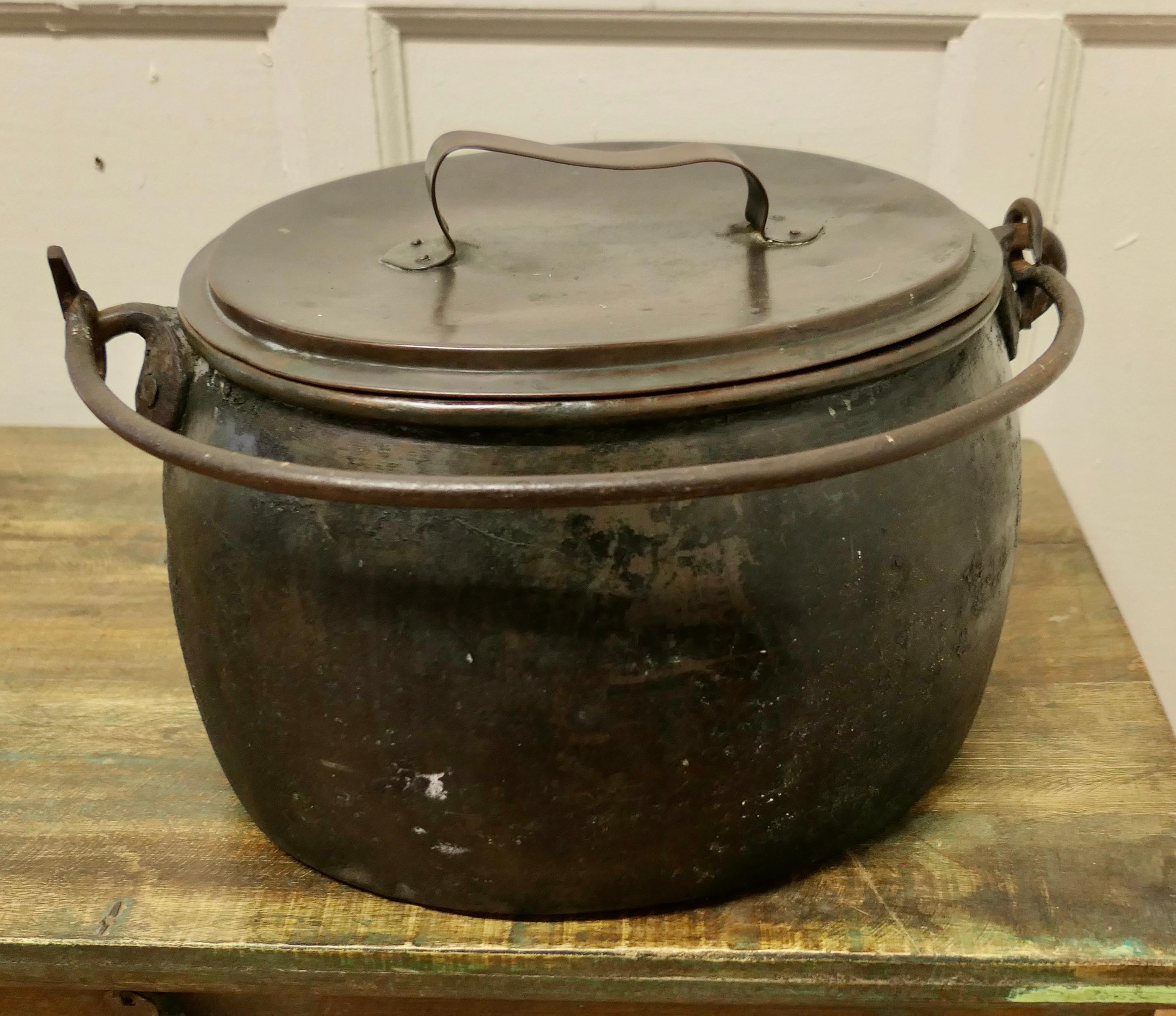 19th Century Copper Cooking Pot Cauldron with Lid In Good Condition In Chillerton, Isle of Wight