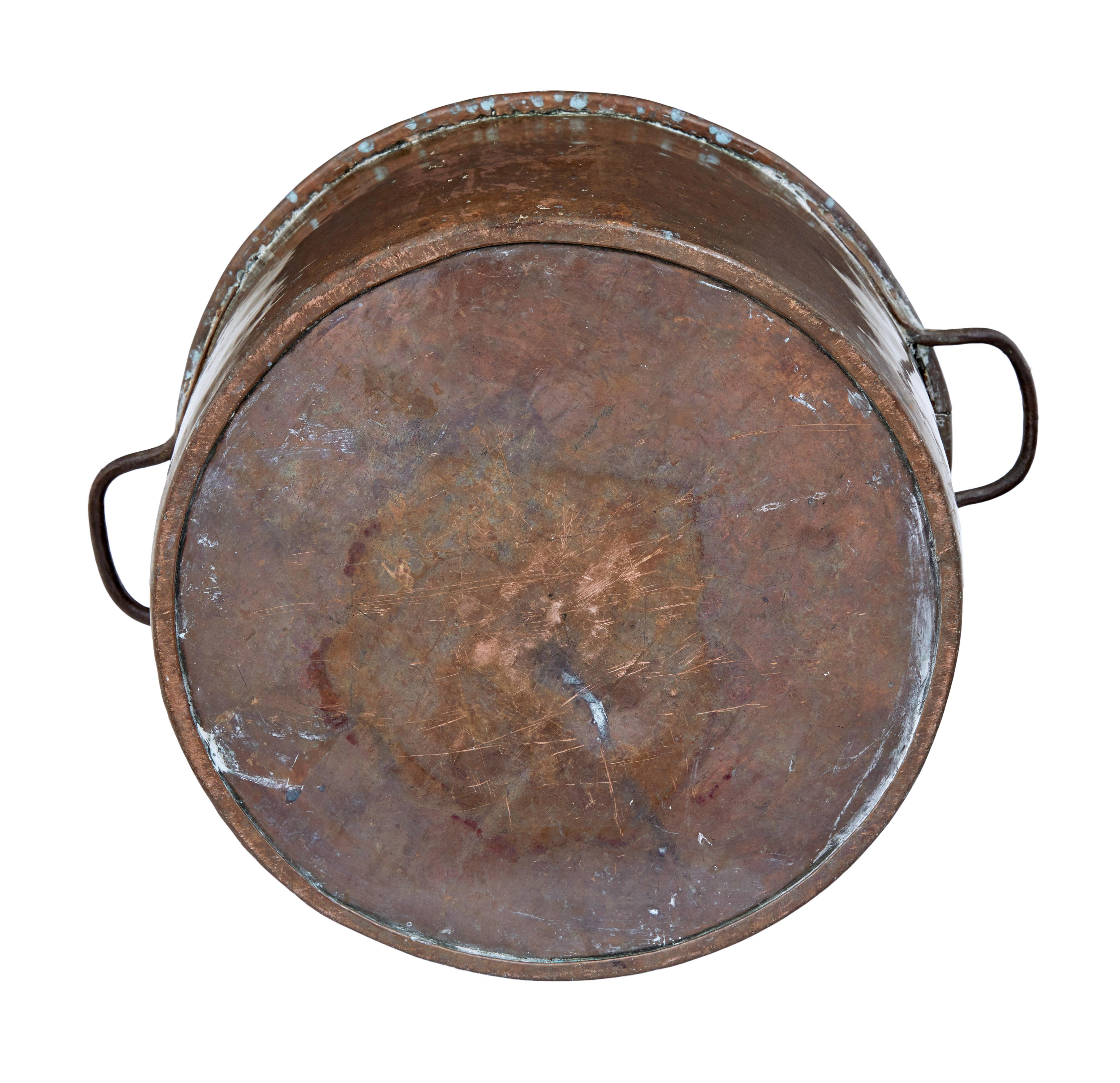 English 19th Century Copper Cooking Pot with Lid