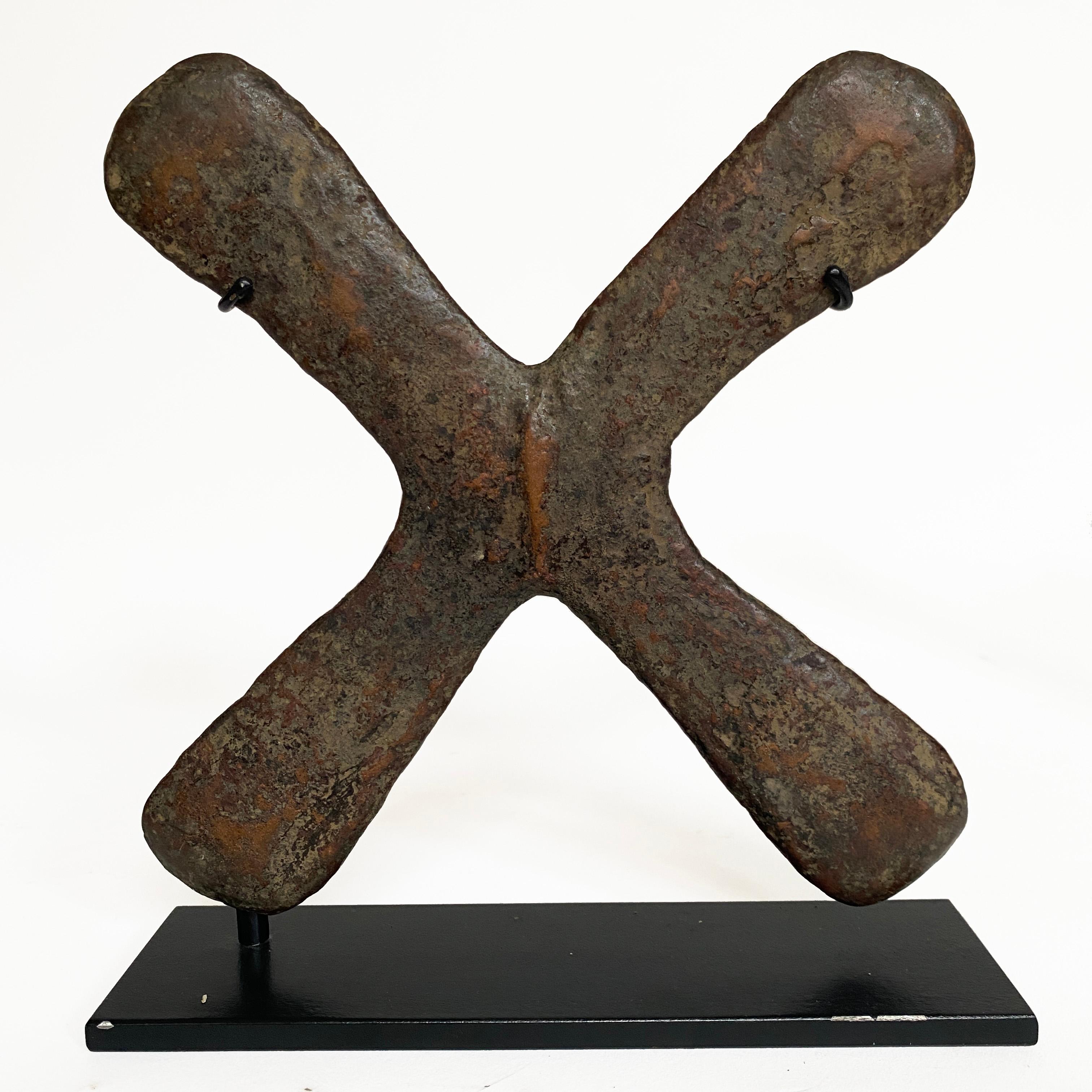 19. Jahrhundert, Kupferkreuze, genannt Handa, Katanga-Region, D. R. Kongo (Gegossen) im Angebot