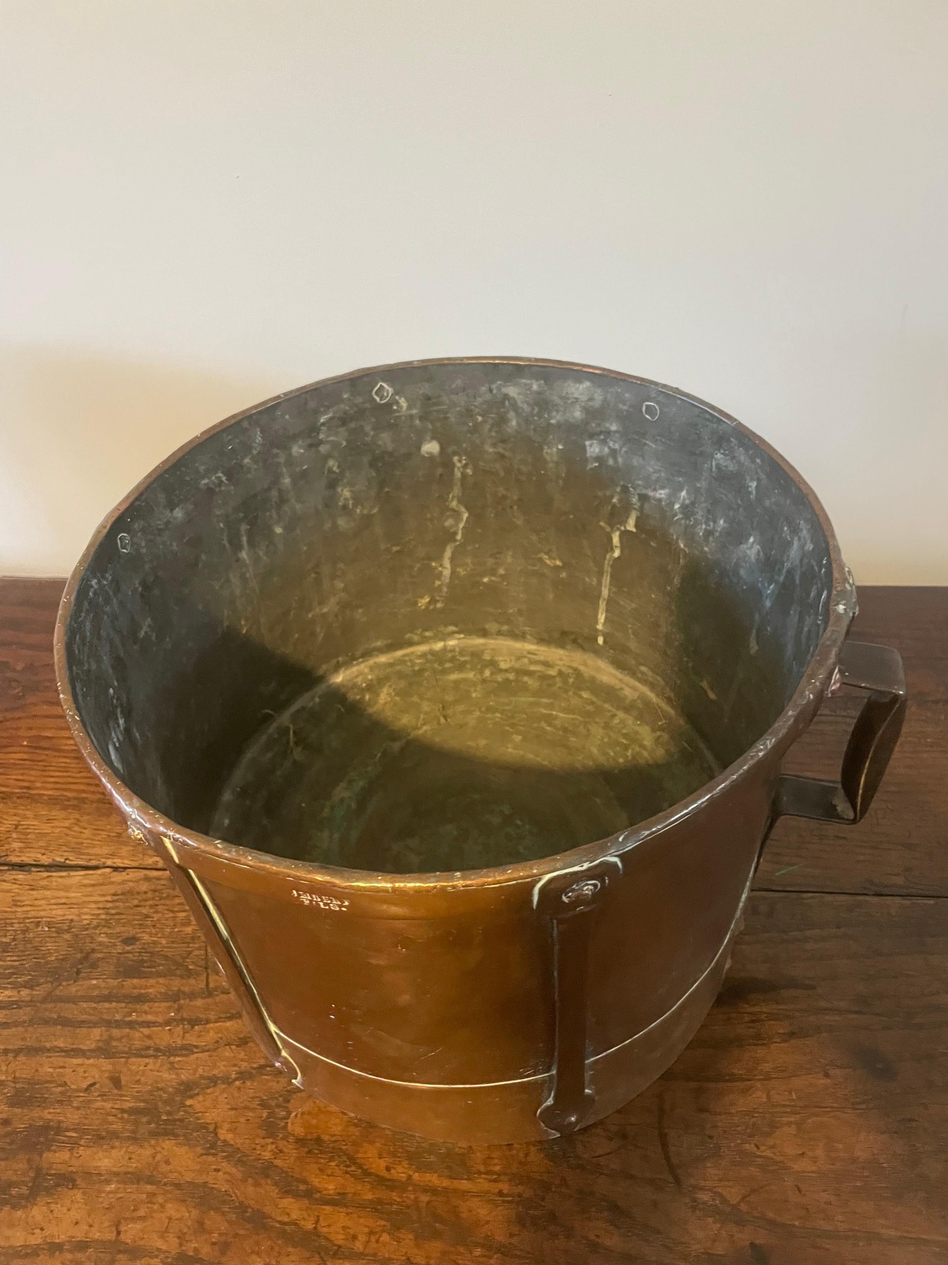 Ferrat in rame del 19° secolo / misuratore di cereali / portatore d'acqua in vendita 3