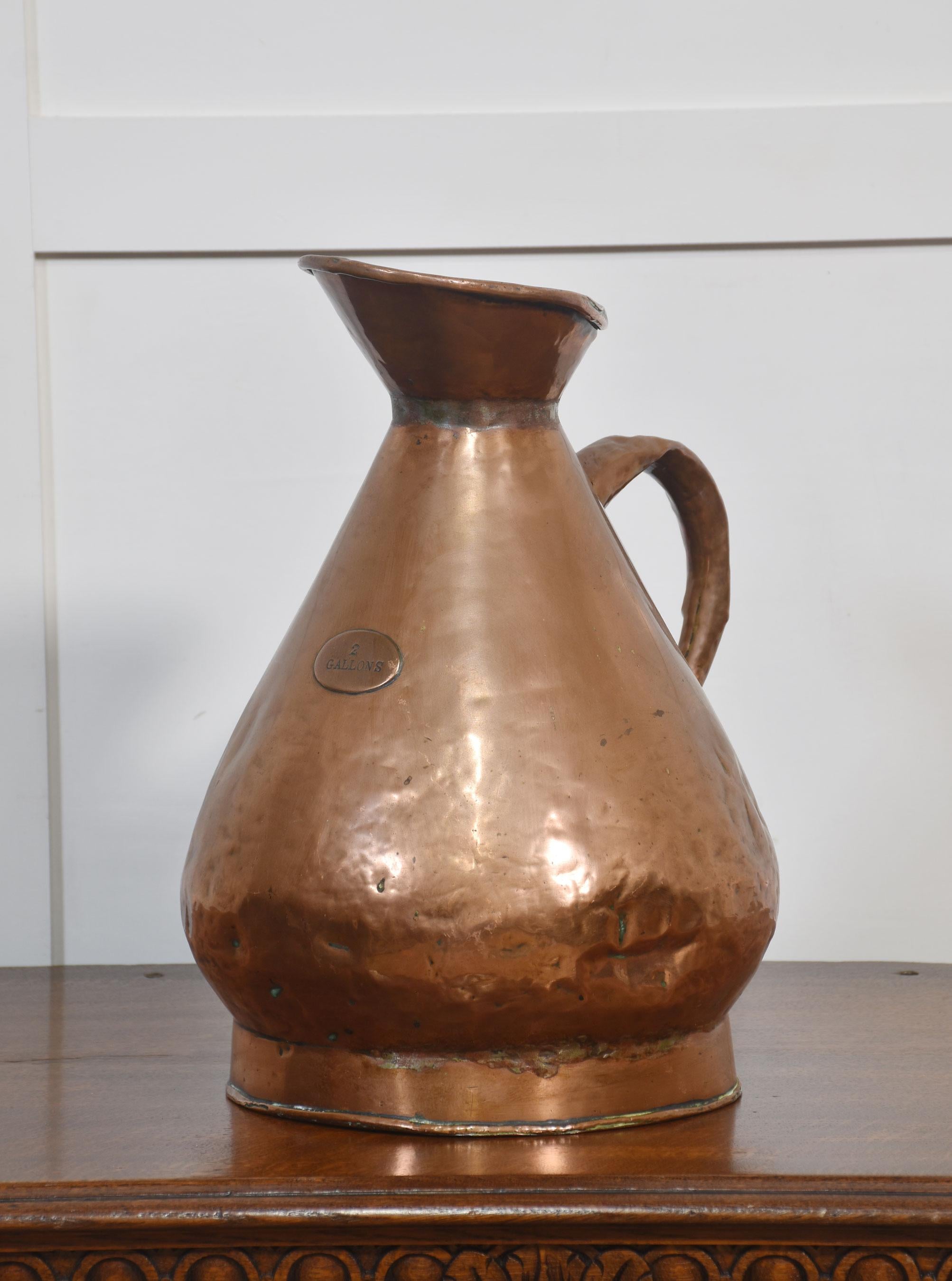 Cuivre Mesure à deux gallons en cuivre pour botte de foin du 19e siècle en vente
