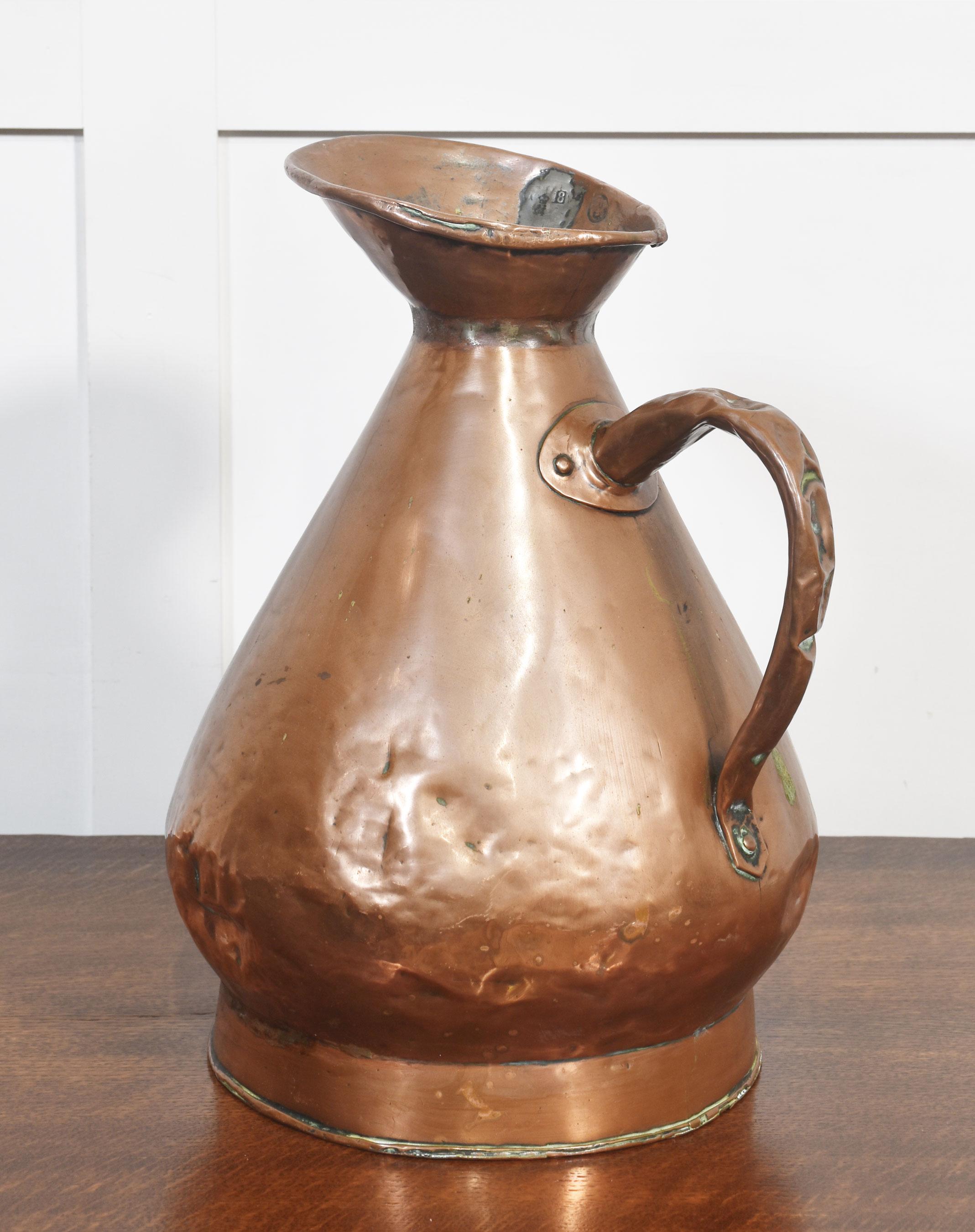 Mesure à deux gallons en cuivre pour botte de foin du 19e siècle en vente 2