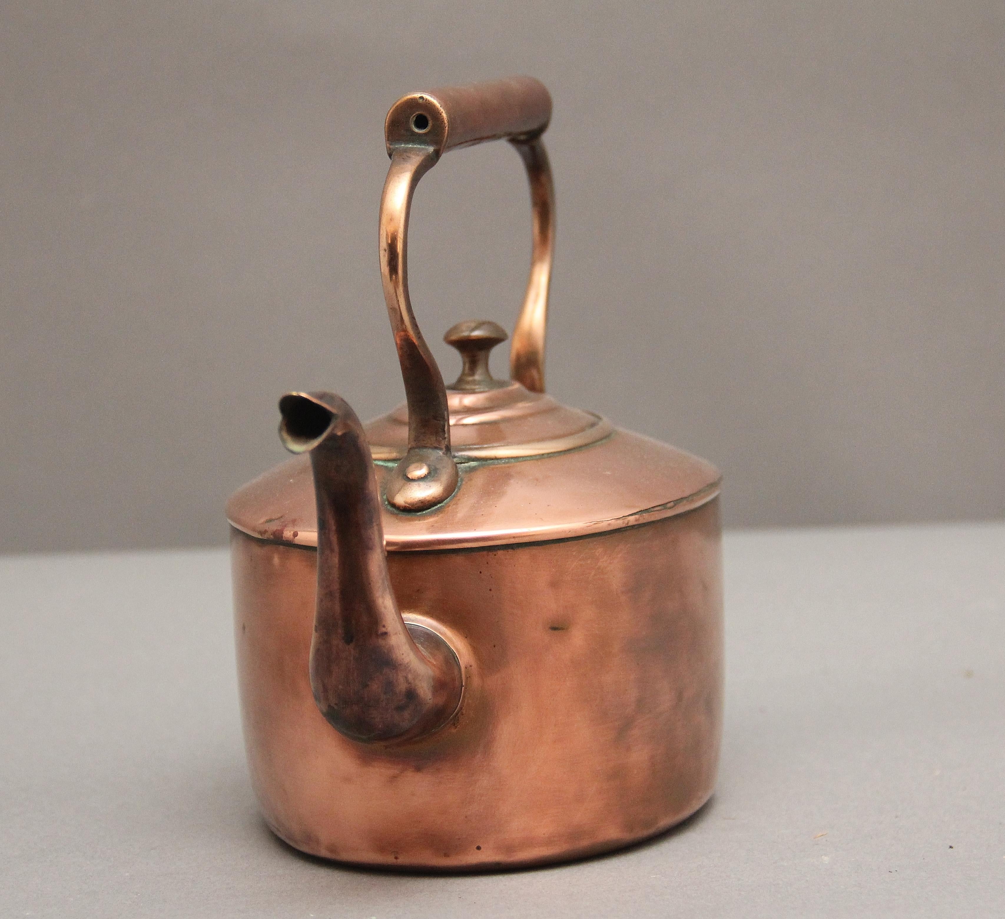 19th Century copper kettle In Good Condition For Sale In Martlesham, GB