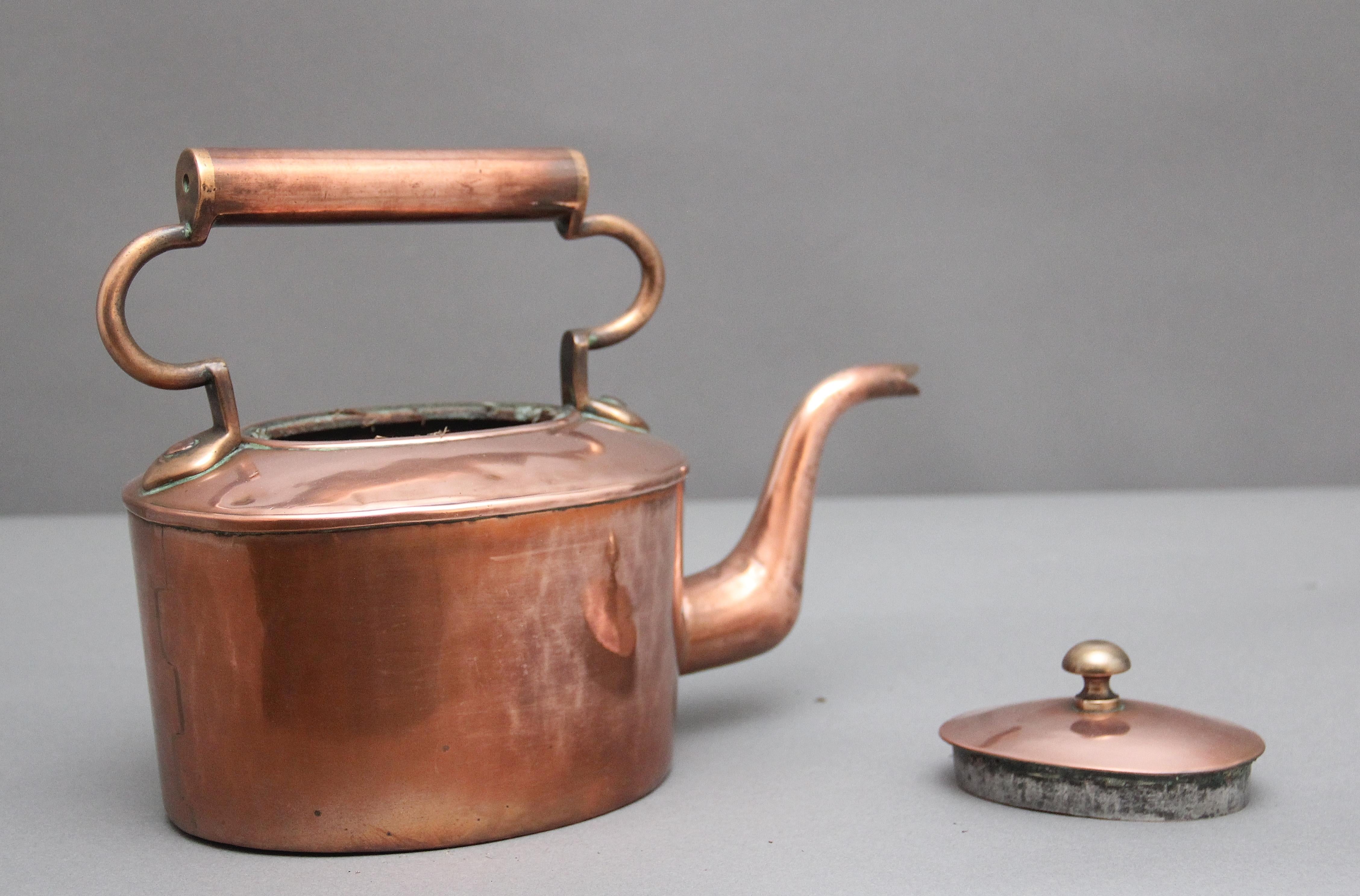 Milieu du XIXe siècle Bouilloire en cuivre du 19e siècle en vente