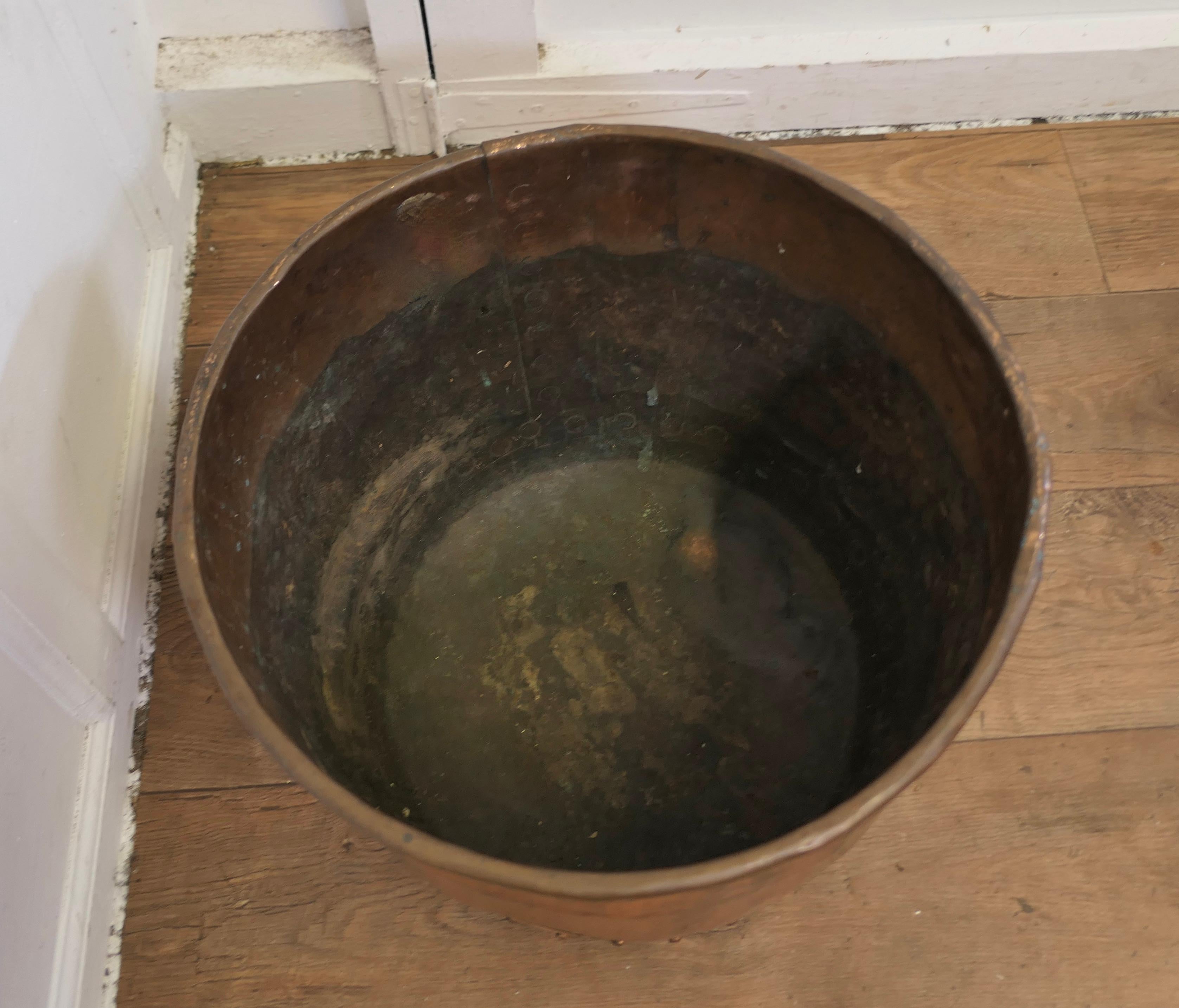 Kupfer Log Bin oder Cauldron-Pflanzgefäß aus dem 19. Jahrhundert    im Angebot 2
