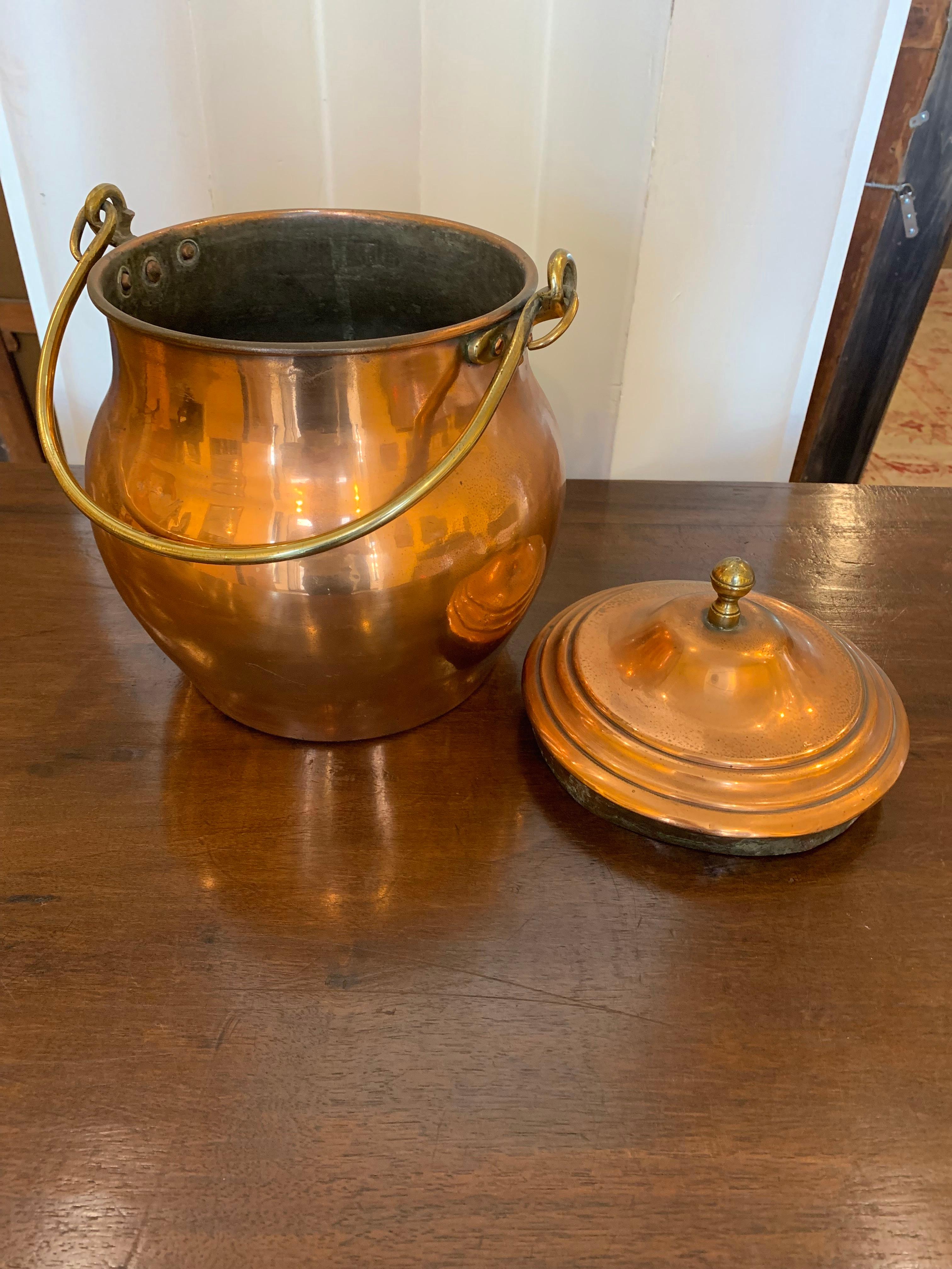 French Provincial 19th Century Copper Pot For Sale