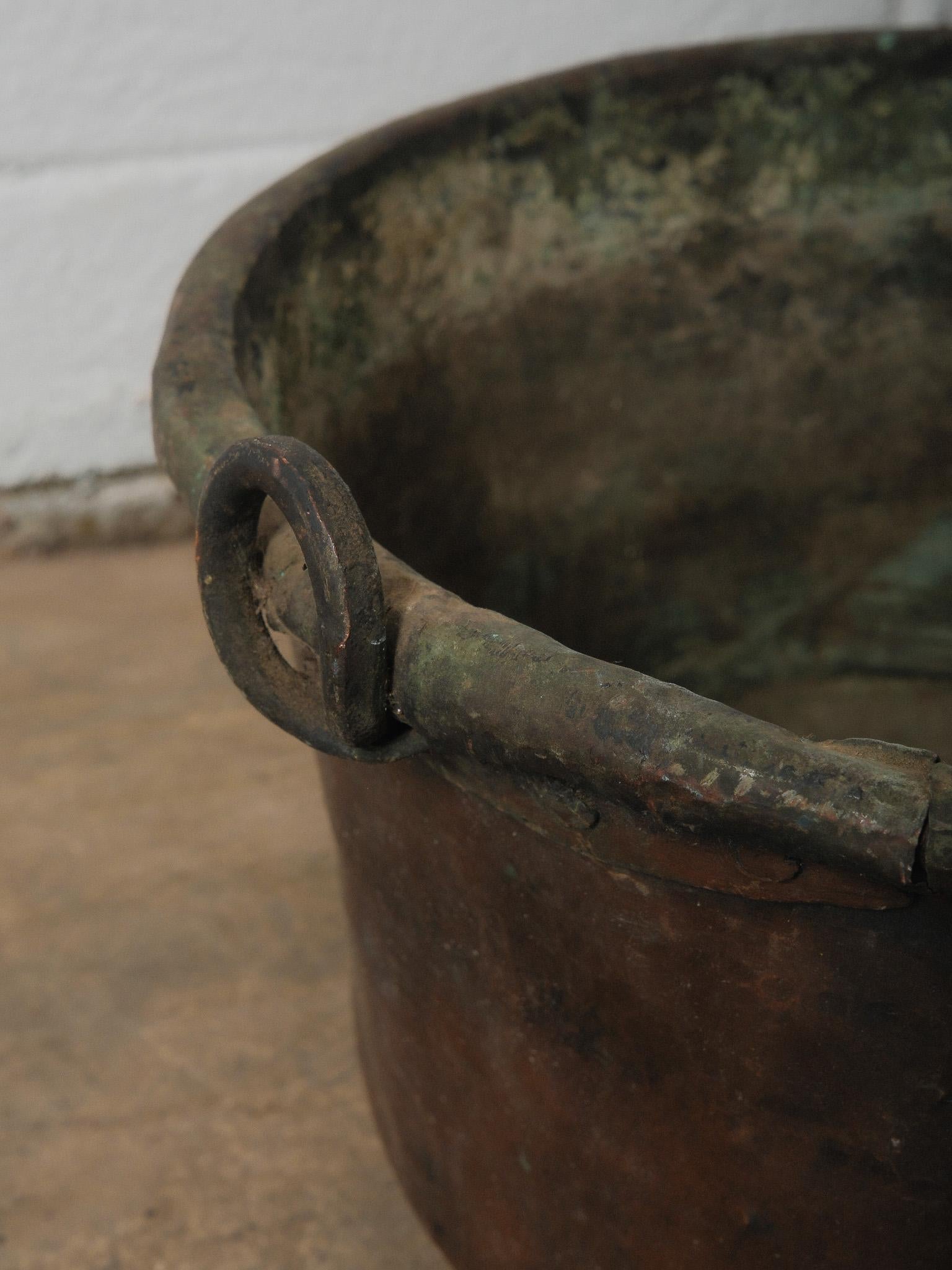 19th Century Copper Pot With Ring Handles Cobre en venta