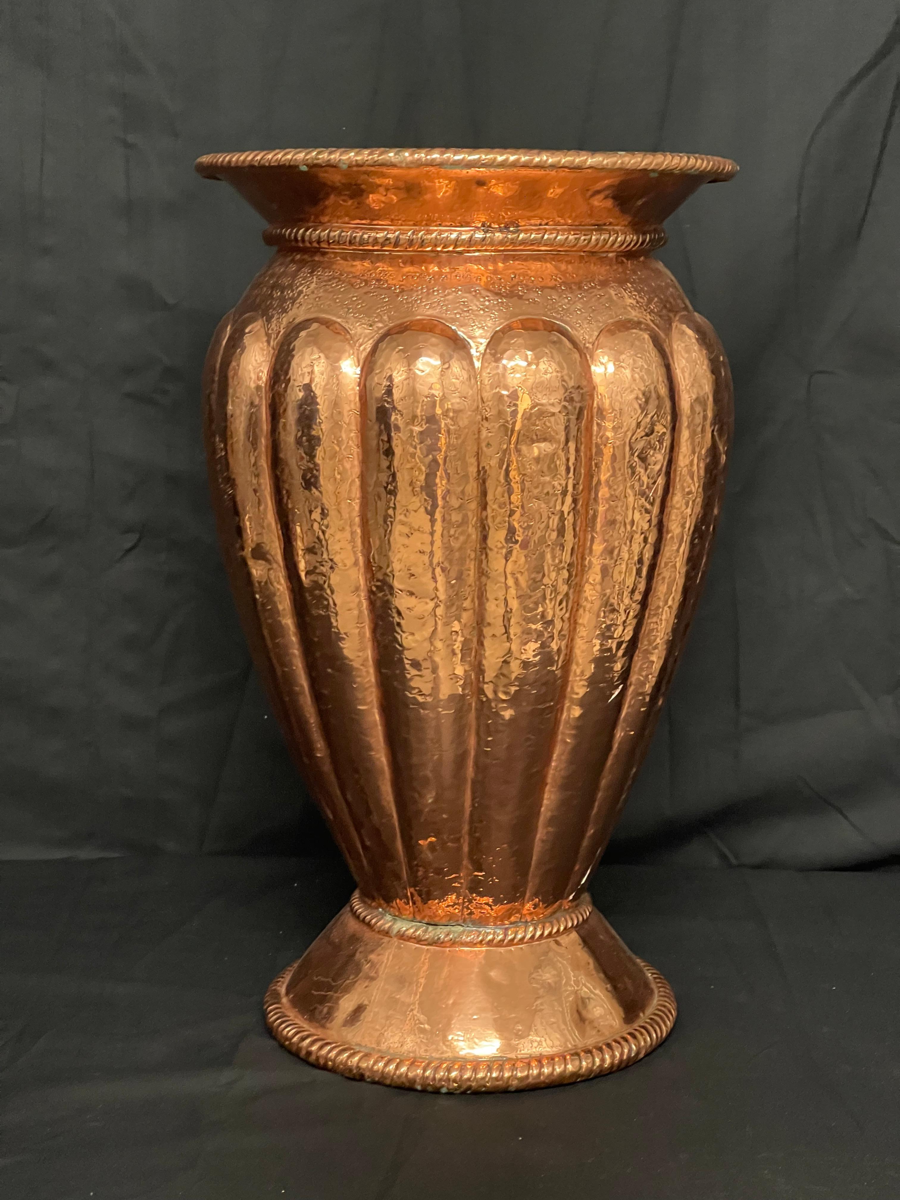 Rame Vaso di rame del XIX secolo in vendita