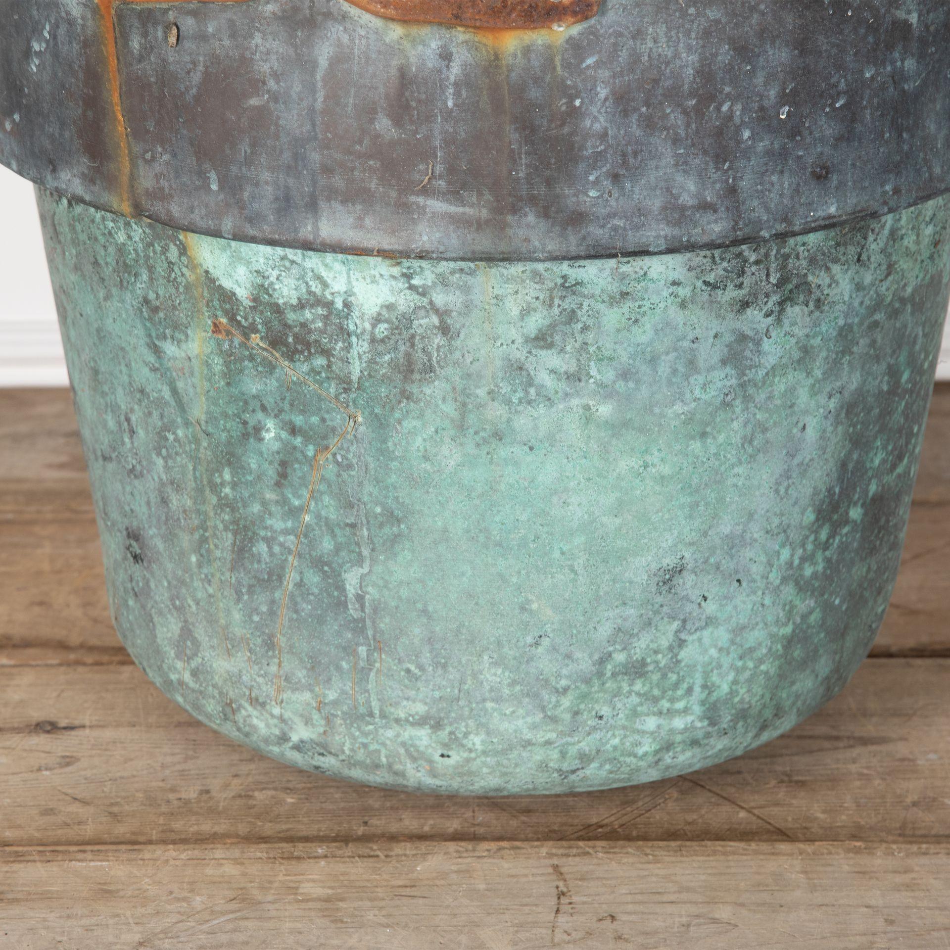 Vase en cuivre du 19e siècle en vente 1
