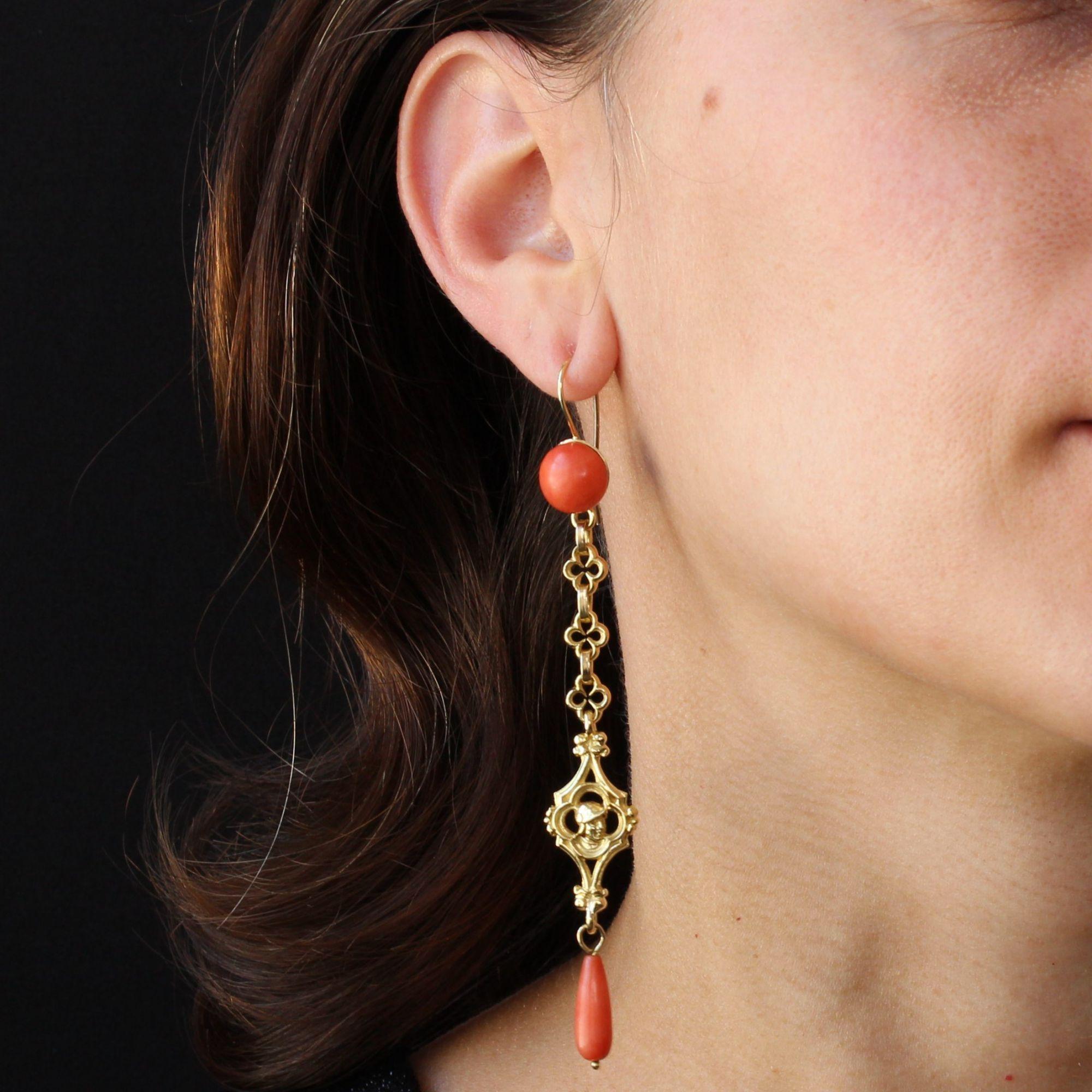 19th Century Coral 18 Karat Yellow Gold Dangle Earrings For Sale 4