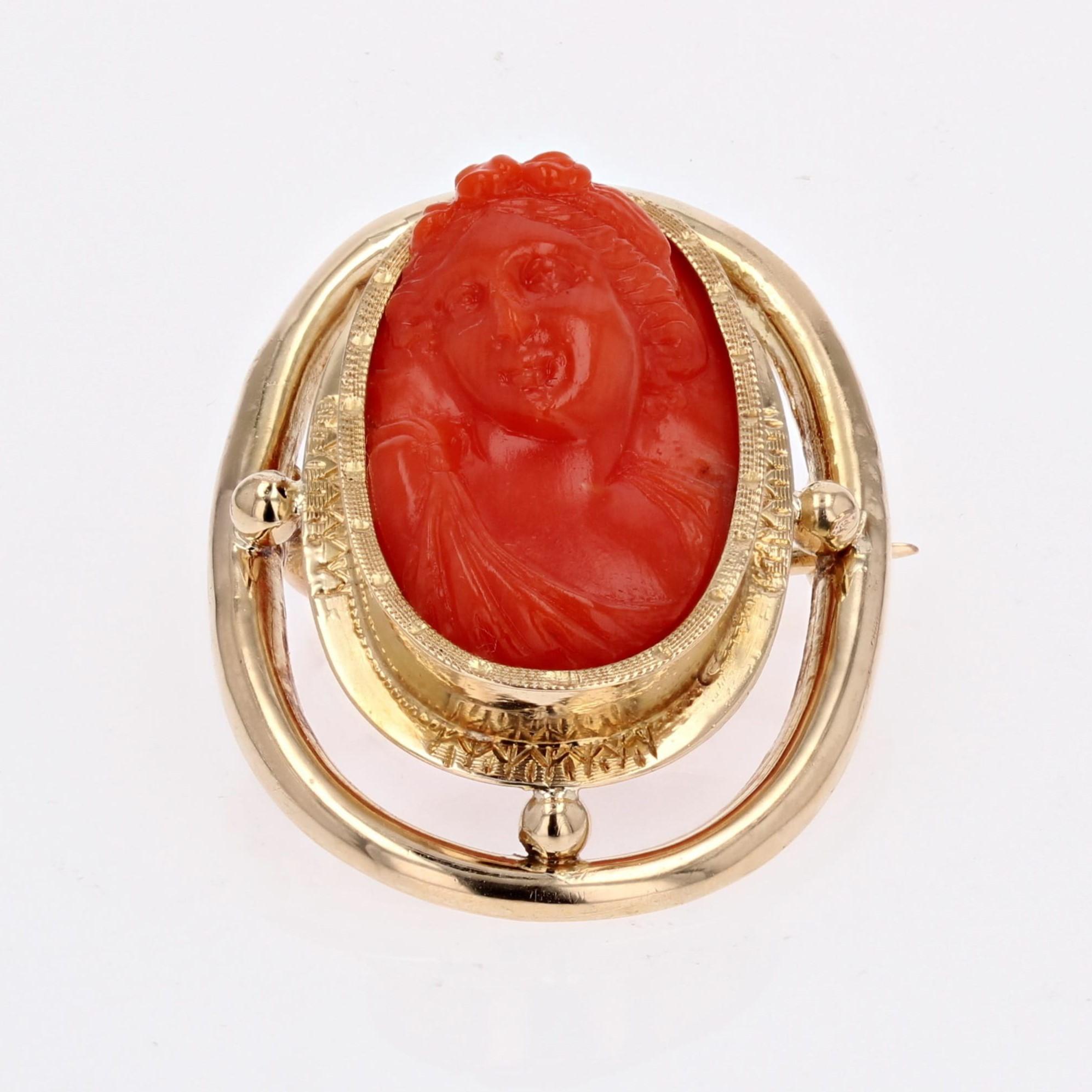 19th Century Coral Cameo 18 Karat Yellow Gold Brooch For Sale 4