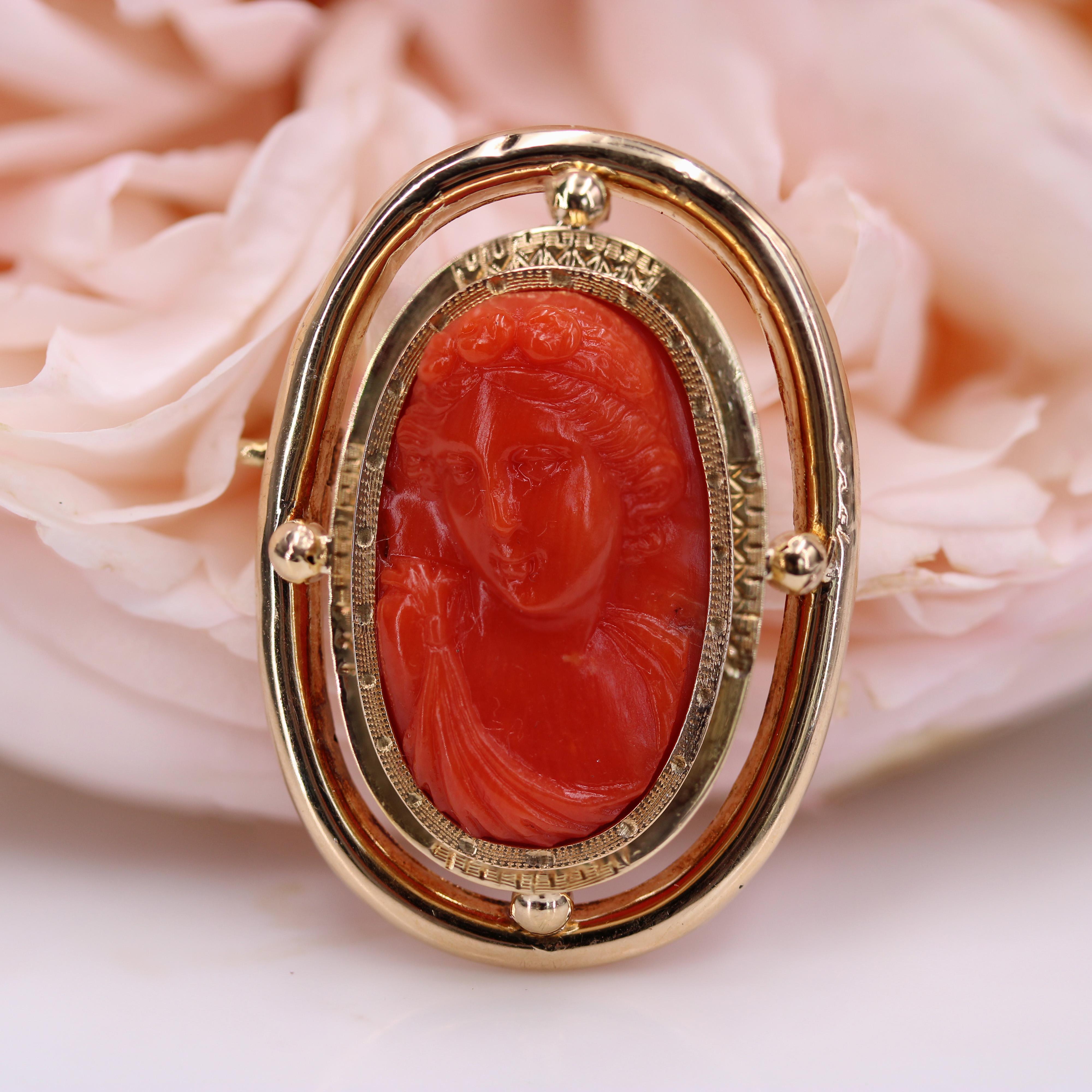 Napoleon III 19th Century Coral Cameo 18 Karat Yellow Gold Brooch For Sale