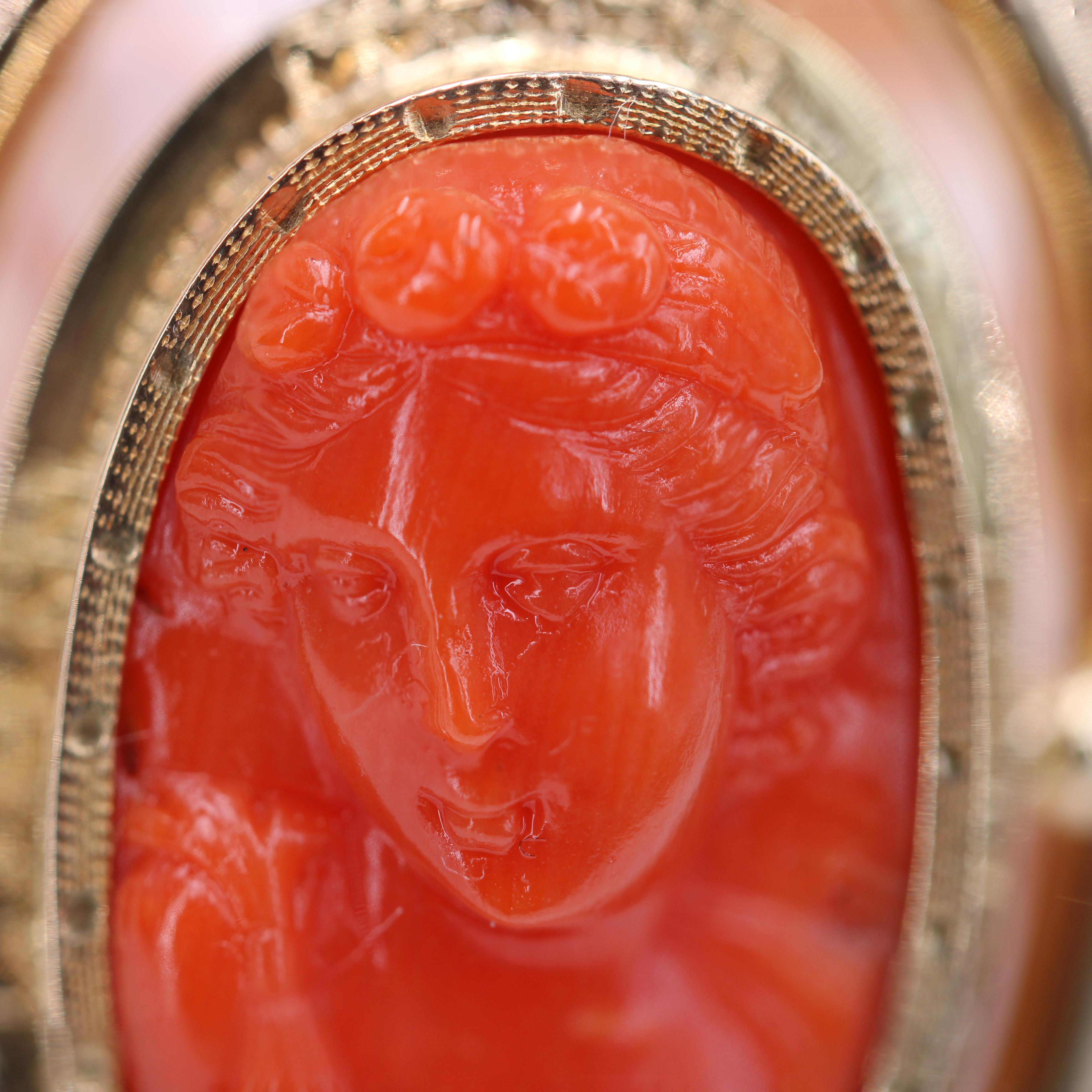 19th Century Coral Cameo 18 Karat Yellow Gold Brooch For Sale 2
