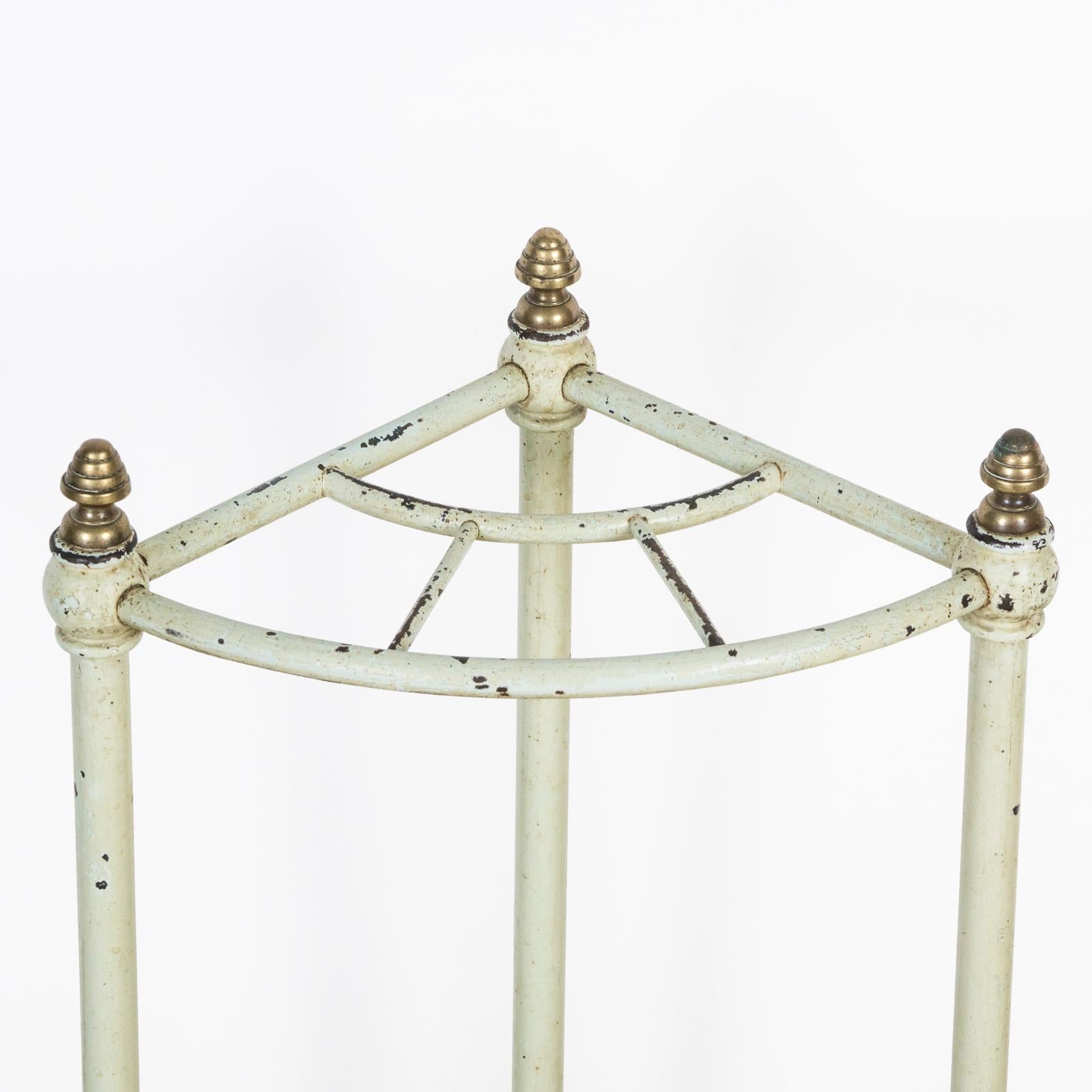 Peint à la main Porte-parapluies d'angle du XIXe siècle en vert menthe en vente