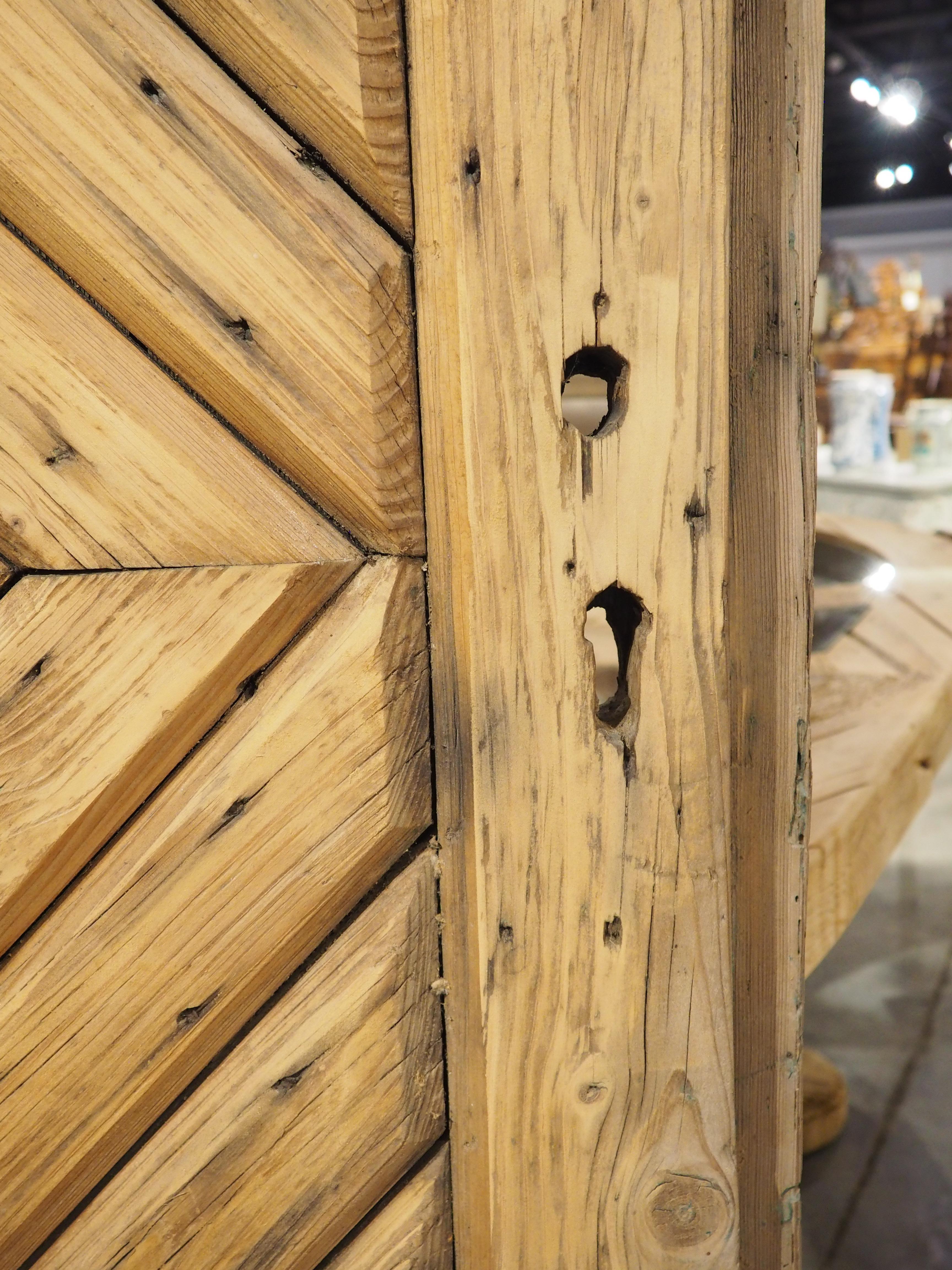 Legno Porta corsa del XIX secolo con disegno Chevron in vendita