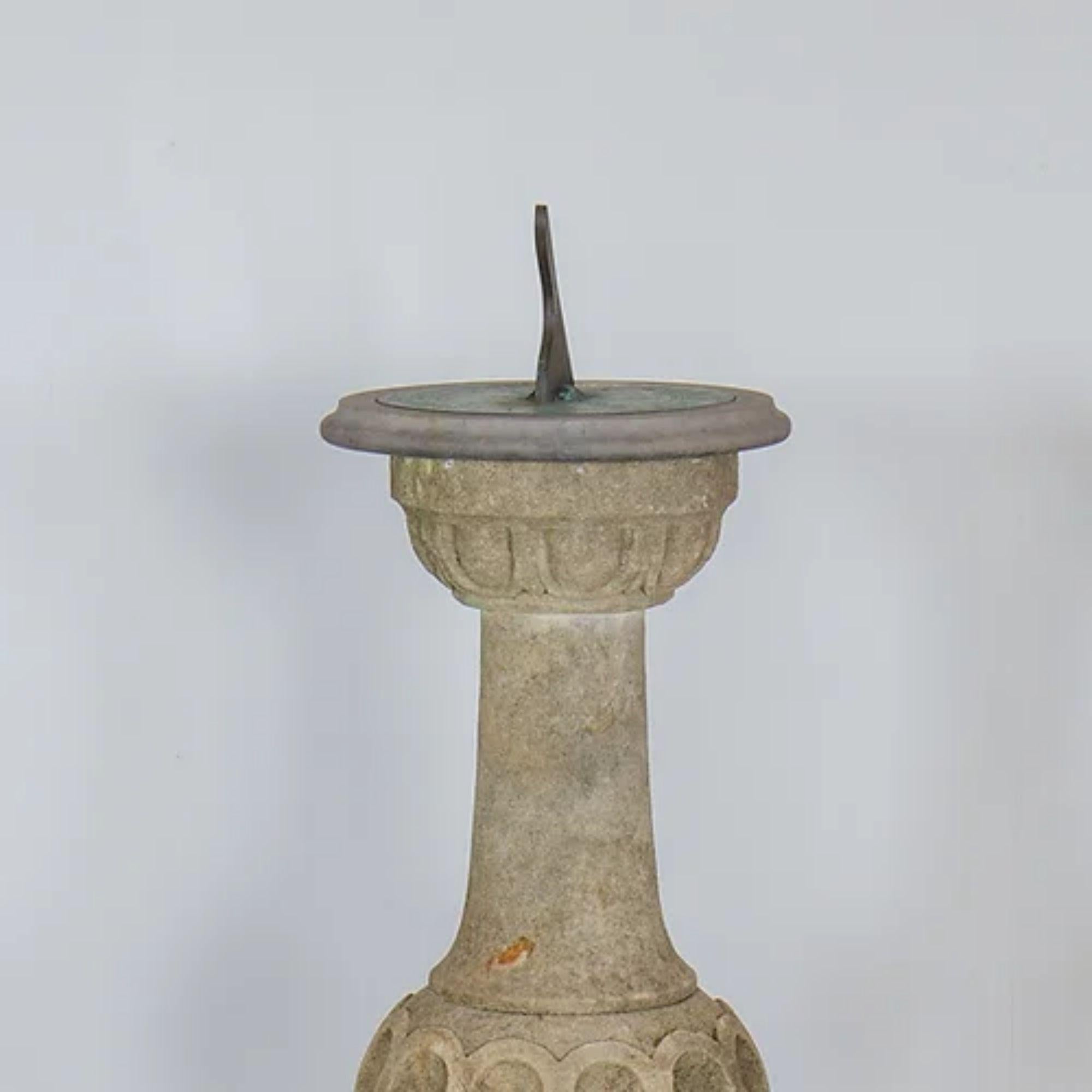 19th Century Cotswold Stone Sundial In Good Condition In Donhead St Mary, Wiltshire