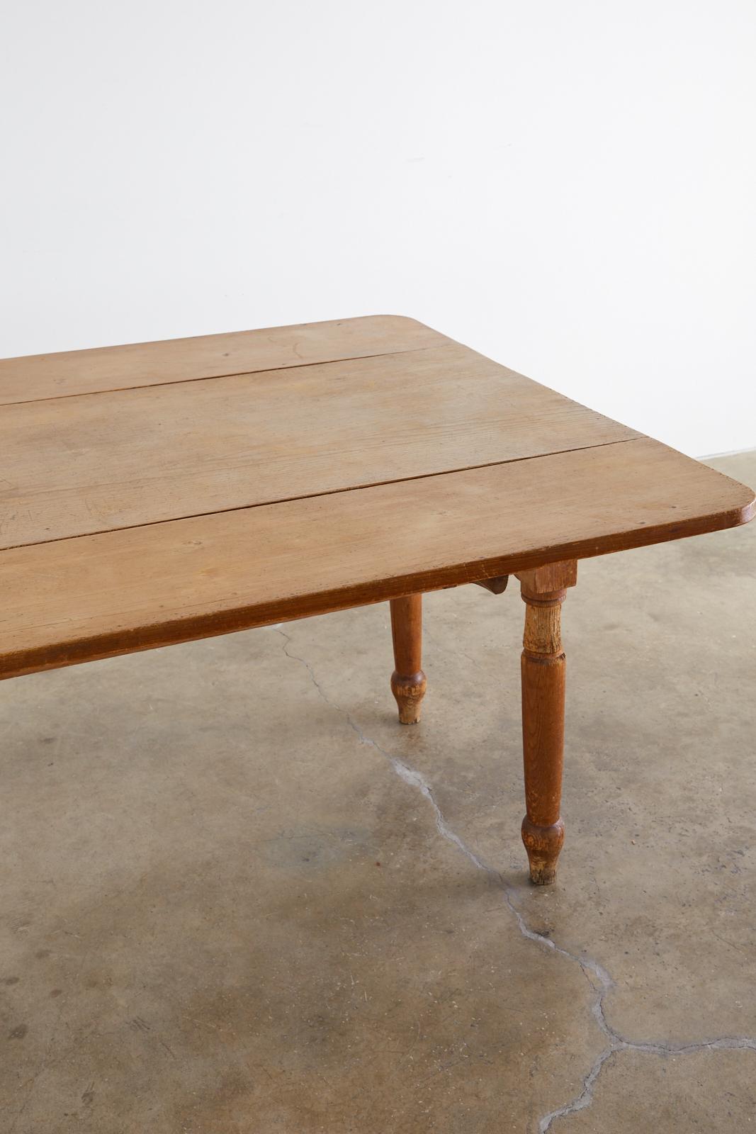 19th Century Country English Drop-Leaf Pine Farmhouse Dining Table For Sale 13