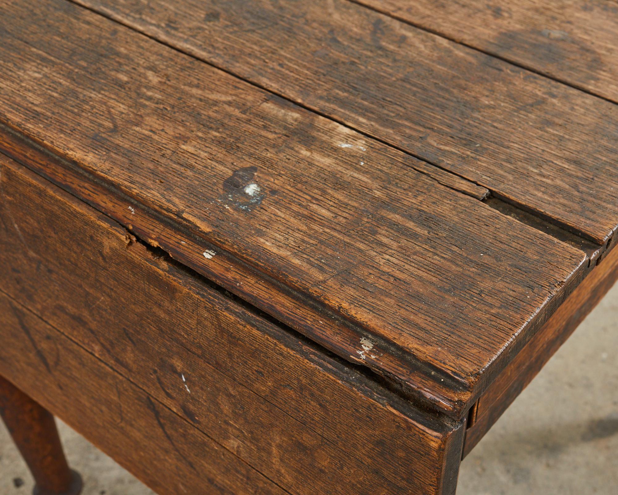 19th Century Country English Oak Drop Leaf Farmhouse Table For Sale 2