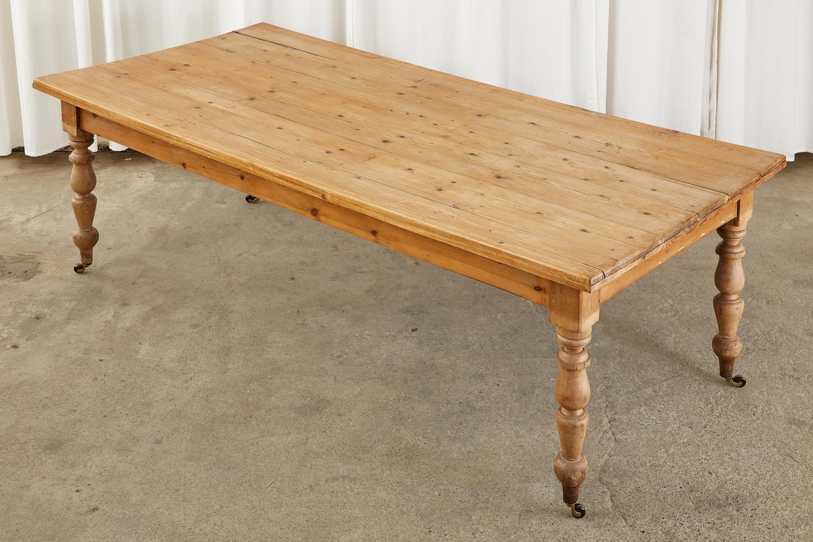 19th Century Country English Pine Farmhouse Dining Table In Distressed Condition In Rio Vista, CA