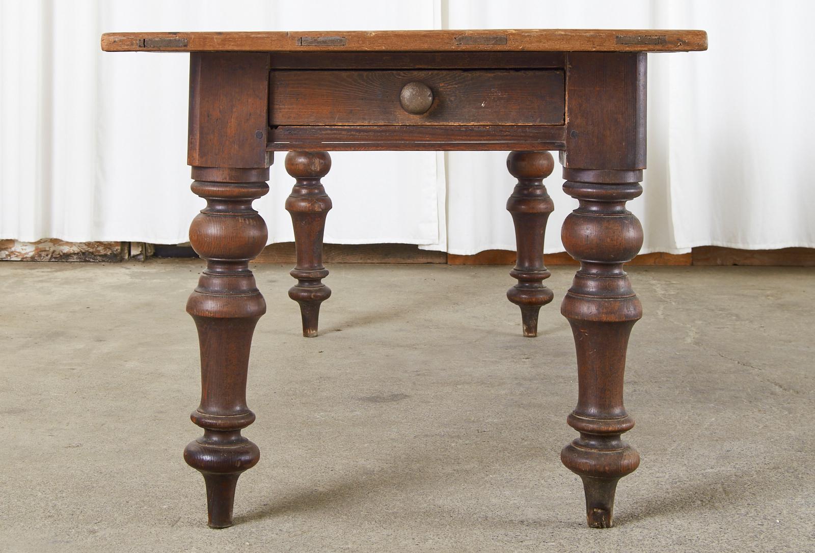 19th Century Country English Provincial Pine Farmhouse Dining Table In Distressed Condition In Rio Vista, CA