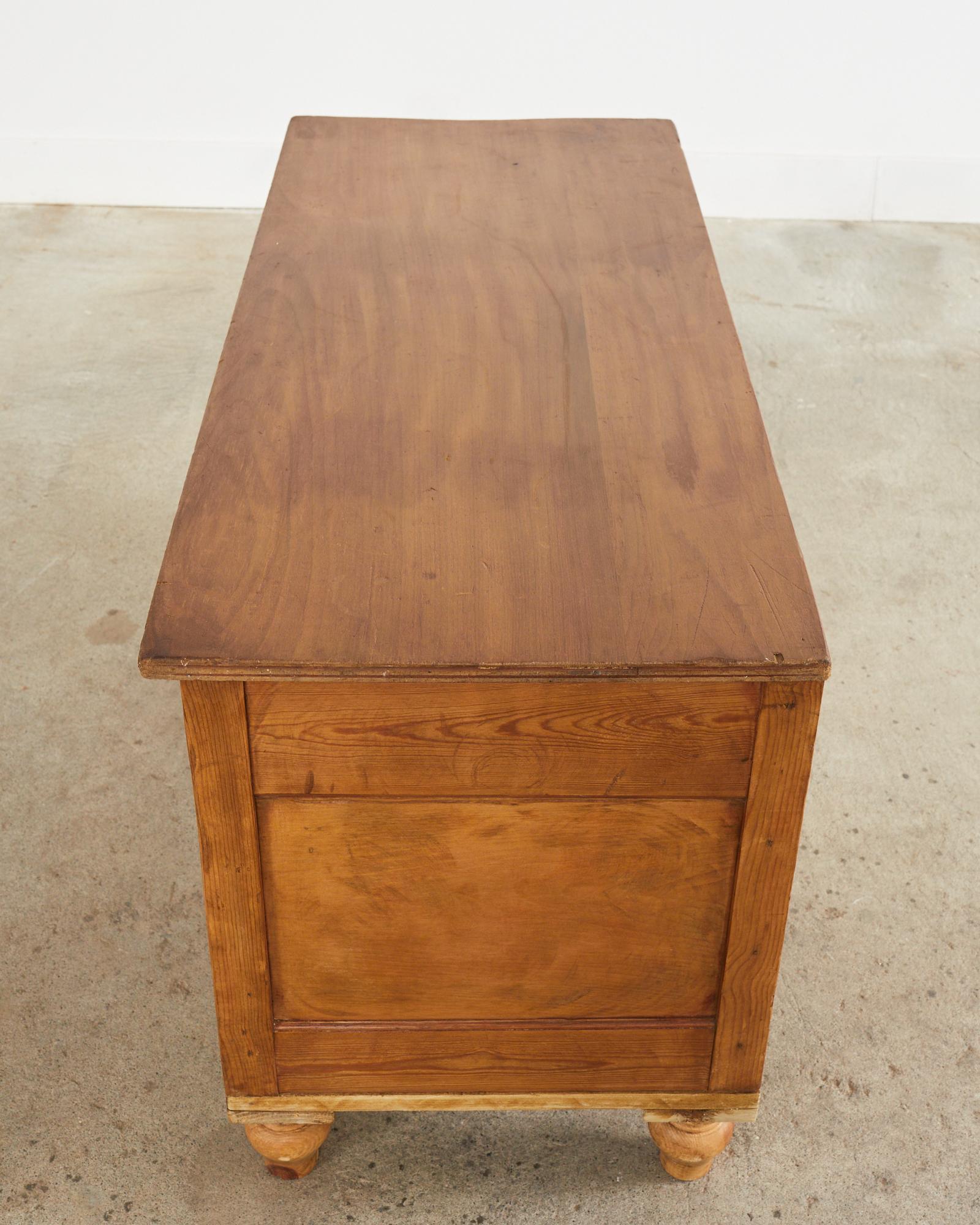 Credenza di pino provinciale inglese del 19° secolo, server in vendita 5