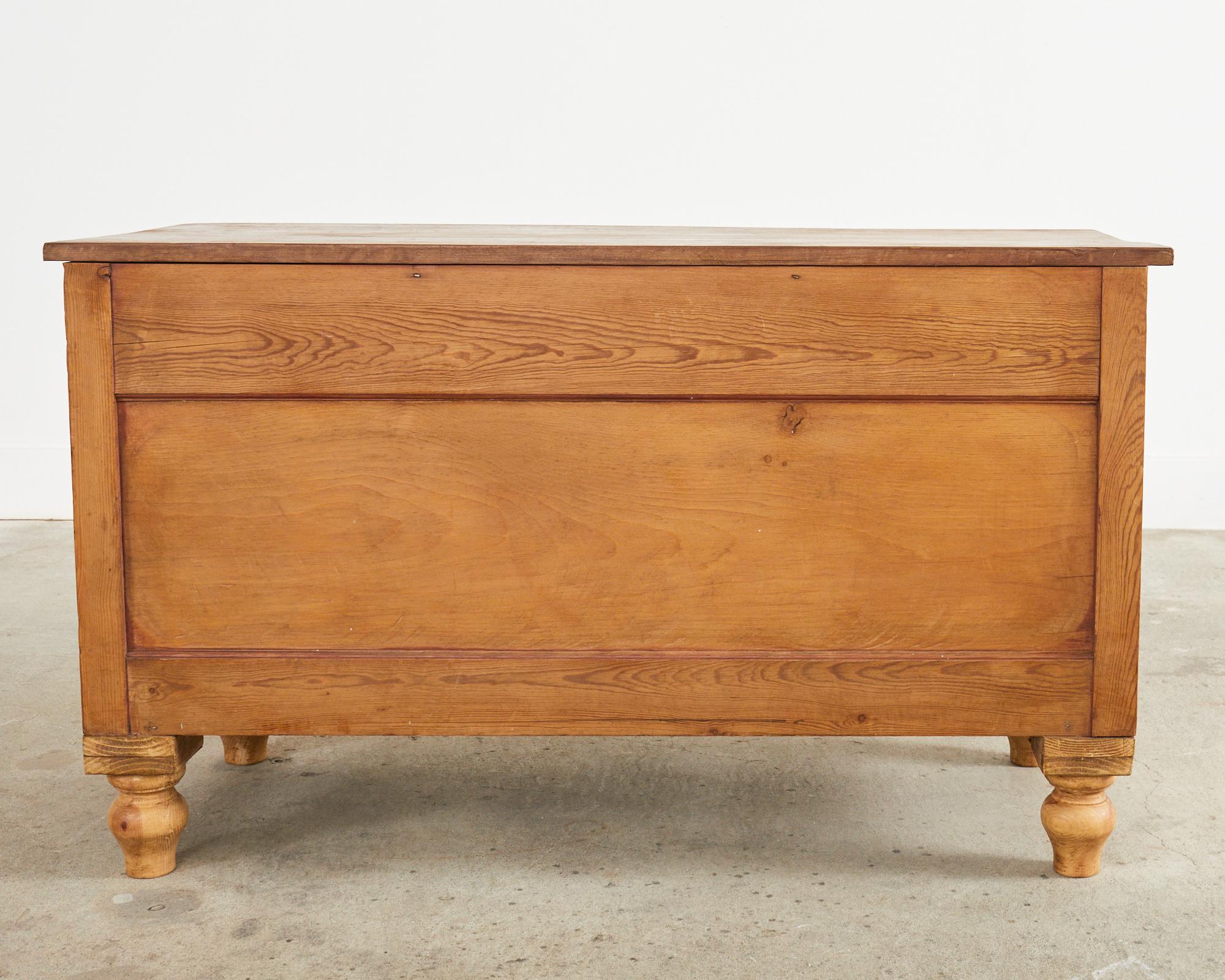 Credenza di pino provinciale inglese del 19° secolo, server in vendita 11