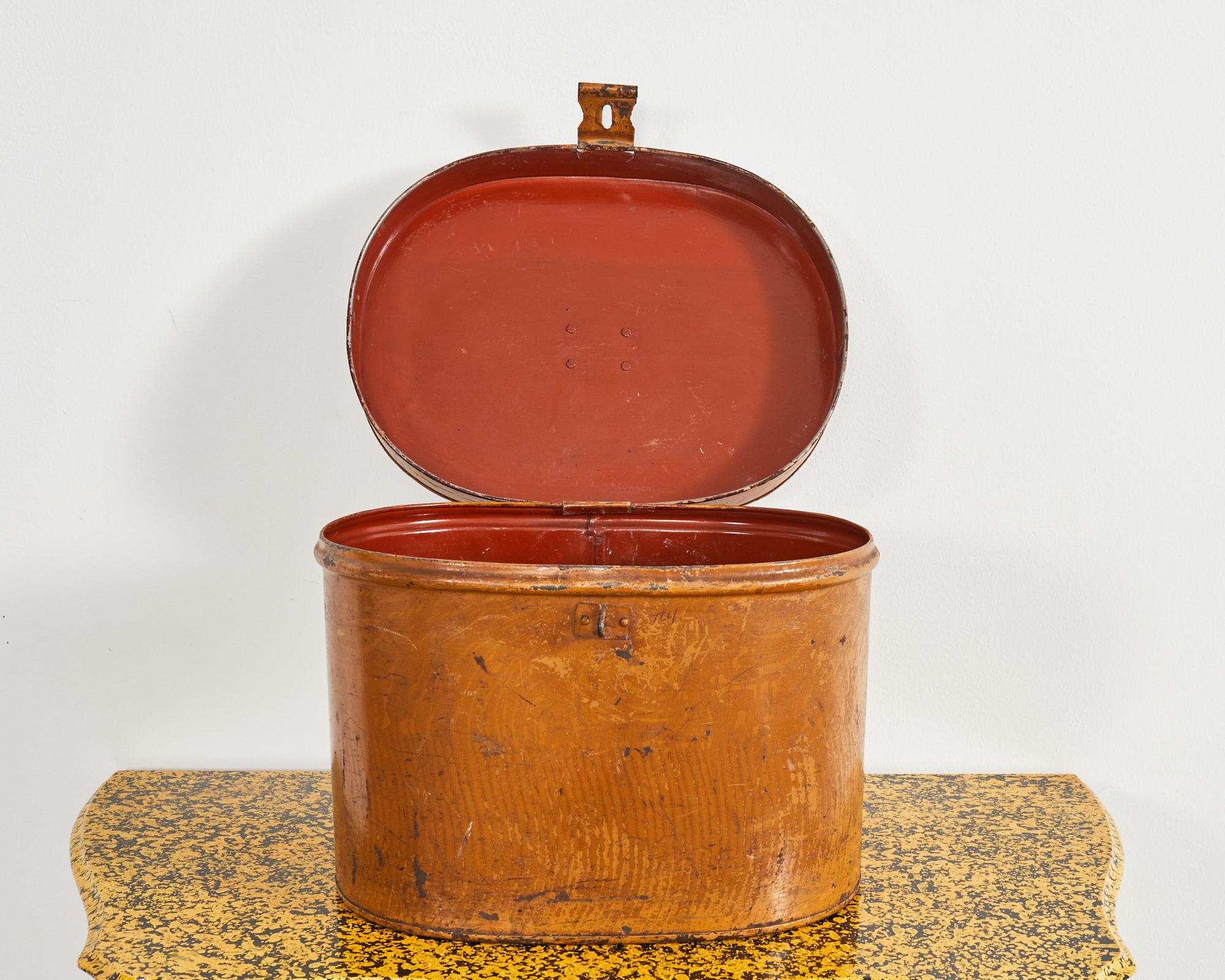 Painted 19th Century Country English Victorian Oval Metal Hat Box For Sale