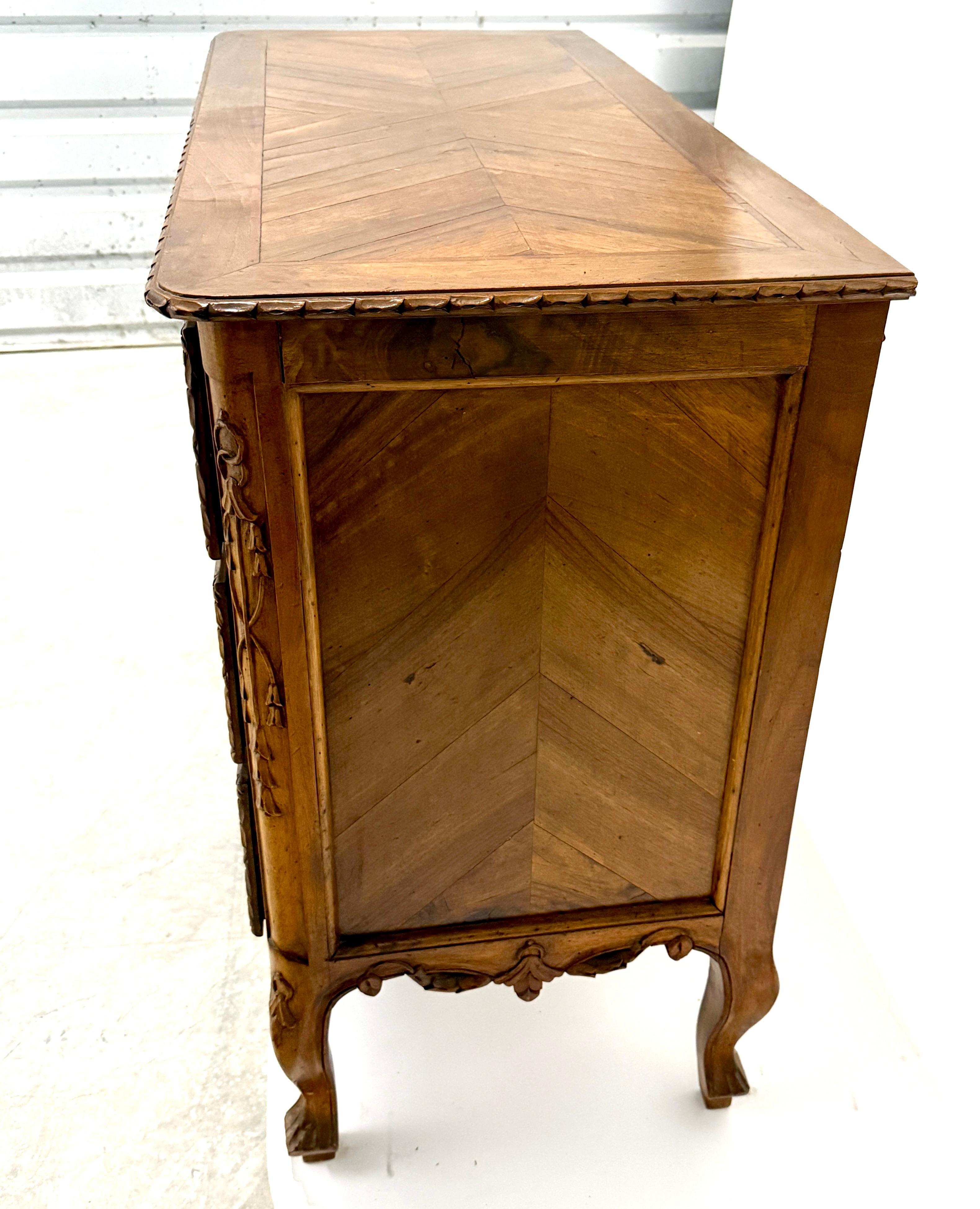Noce Commode francese a 3 cassetti del XIX secolo in vendita