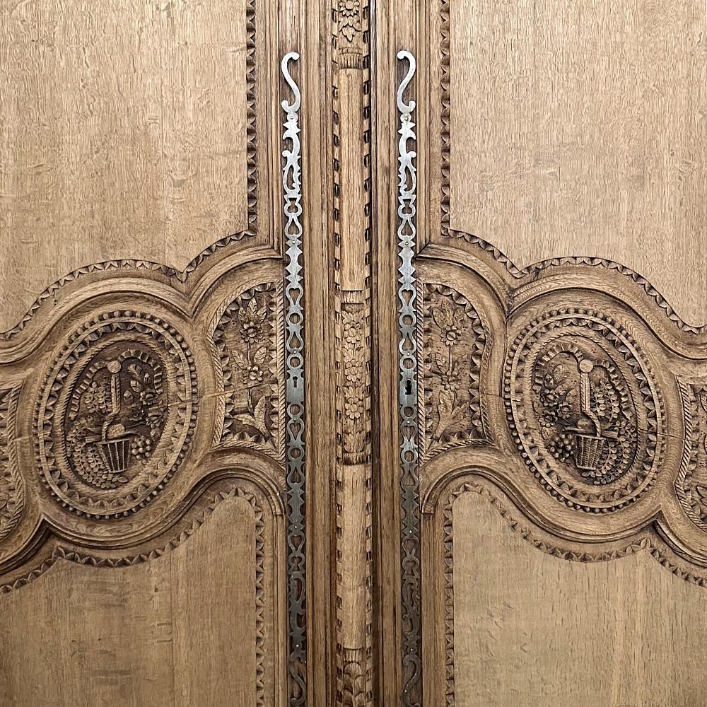 Armoire du Marriage francese del XIX secolo proveniente dalla Normandia in vendita 8