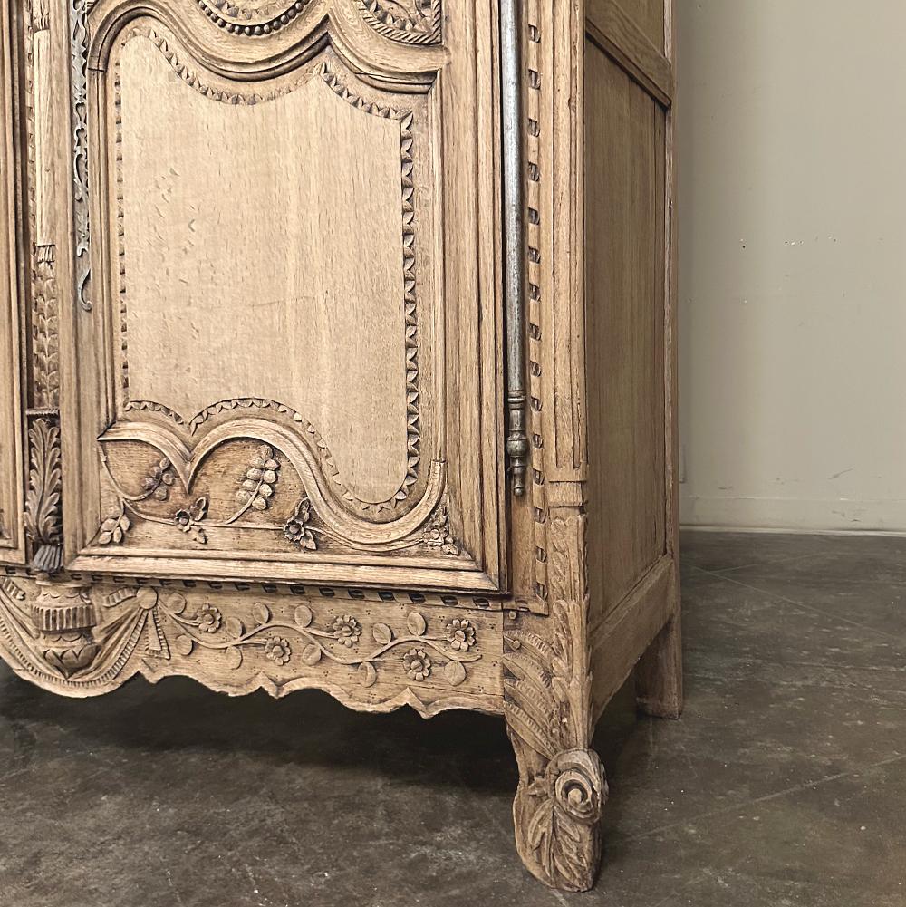 Armoire du Marriage francese del XIX secolo proveniente dalla Normandia in vendita 10