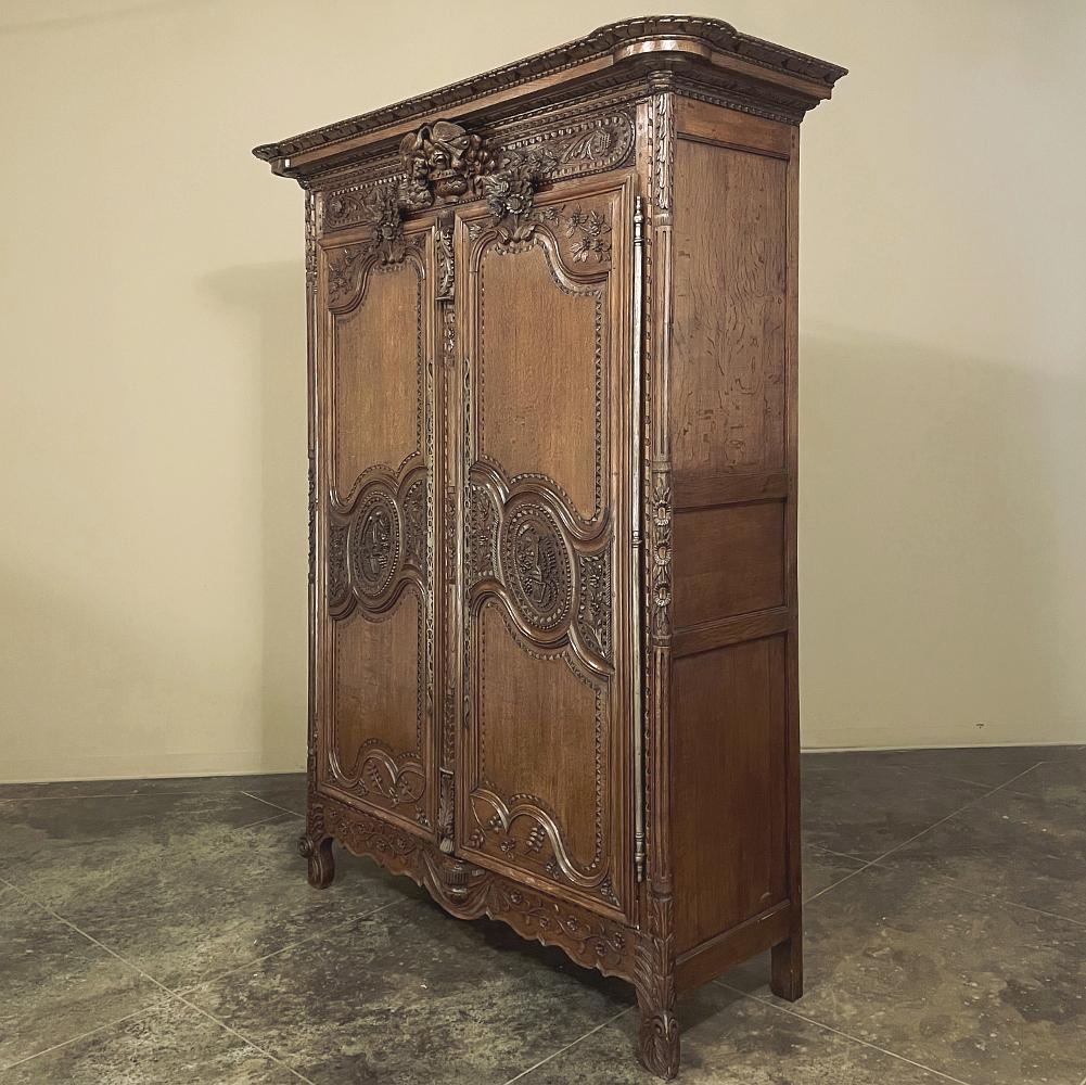 19th Century Country French Armoire Du Marriage from Normandie In Good Condition For Sale In Dallas, TX