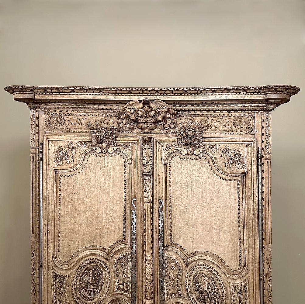 Armoire du Marriage francese del XIX secolo proveniente dalla Normandia in vendita 1