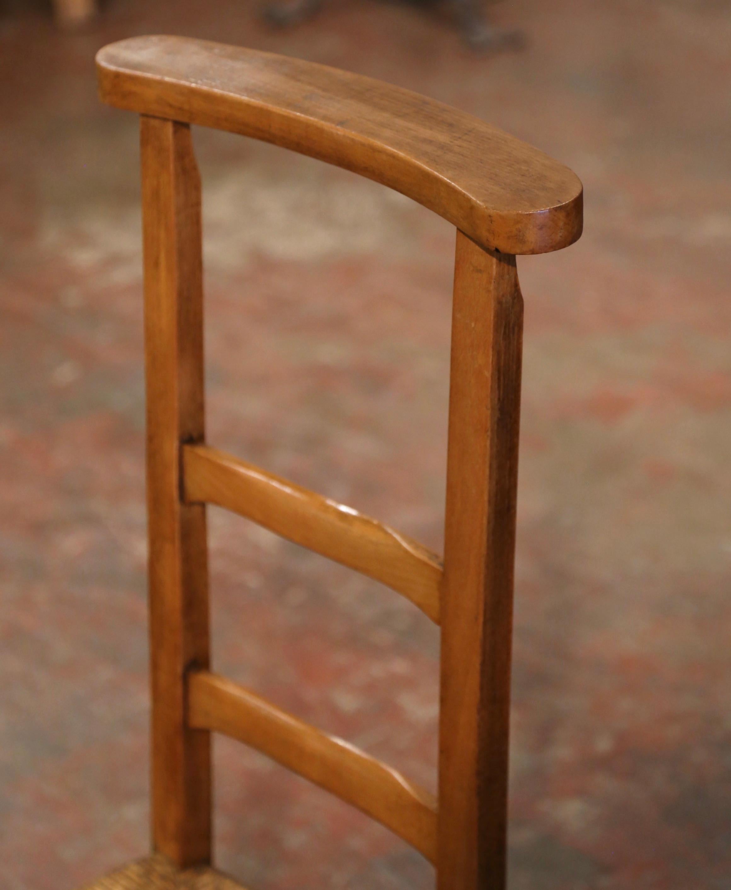 19th Century Country French Beech Wood and Rush Prayer Chair from Normandy For Sale 2