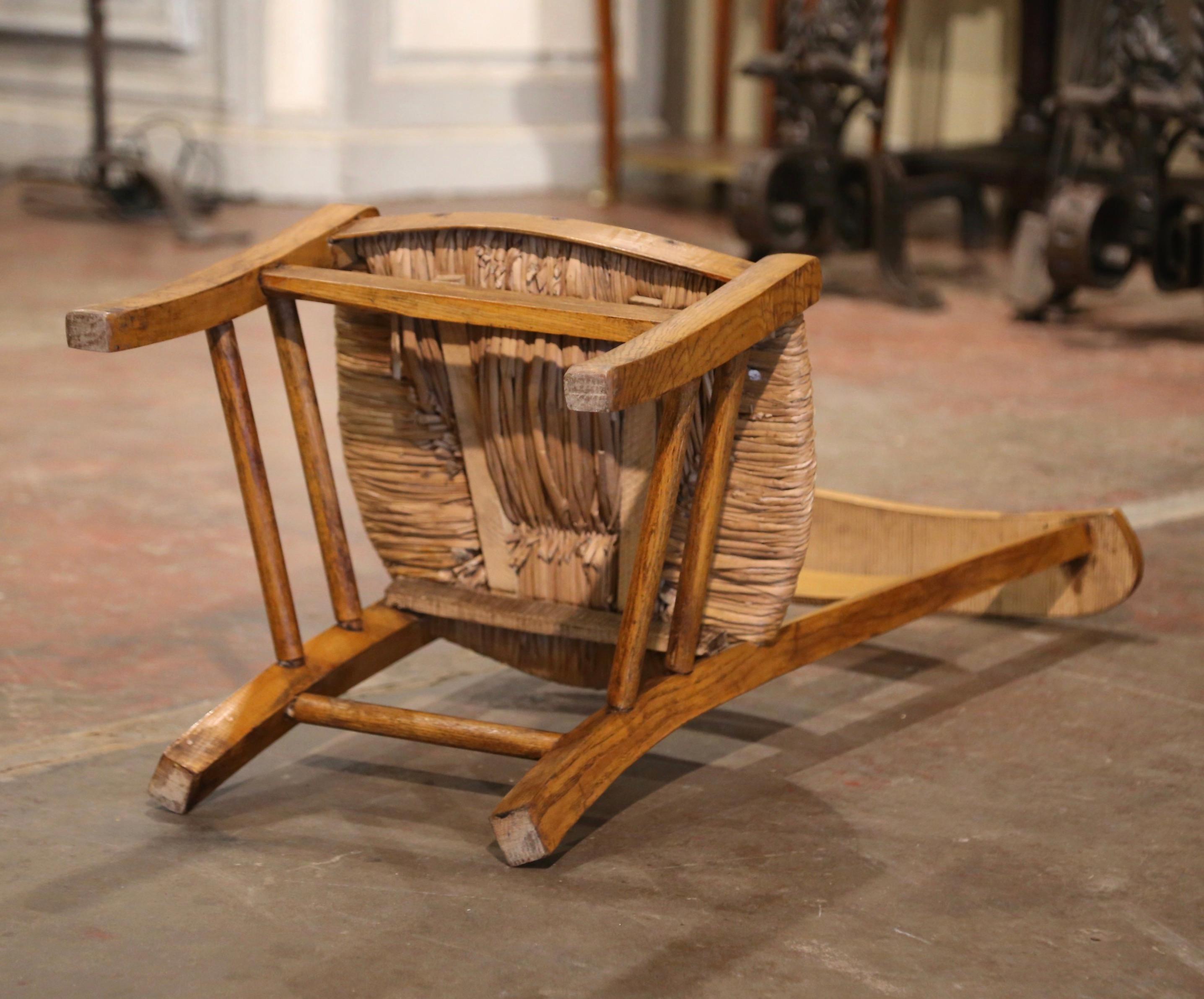 XIXe siècle Chaise de prière française du 19ème siècle en bois de hêtre et jonc de Normandie en vente