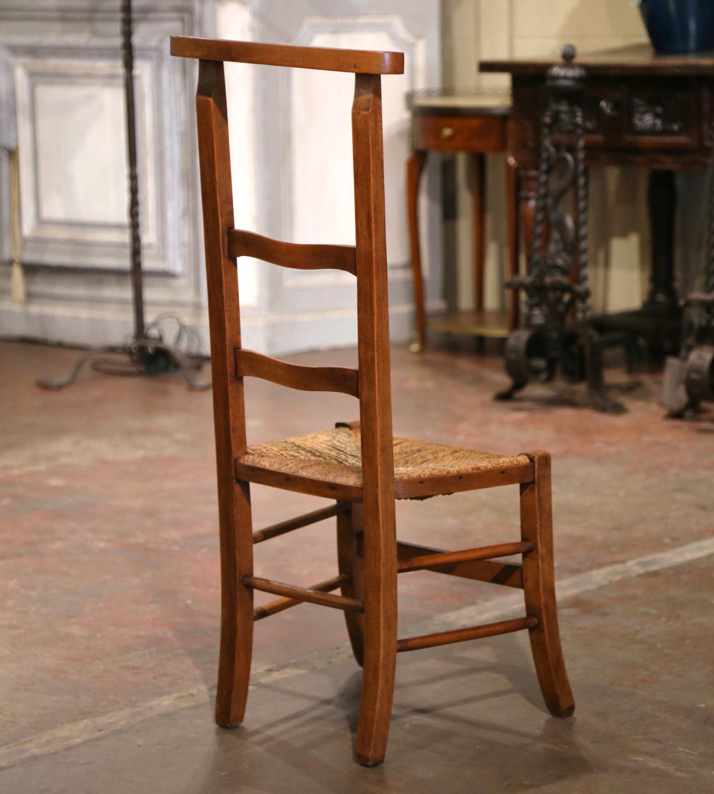 19th Century Country French Beech Wood and Rush Prayer Chair from Normandy For Sale 3