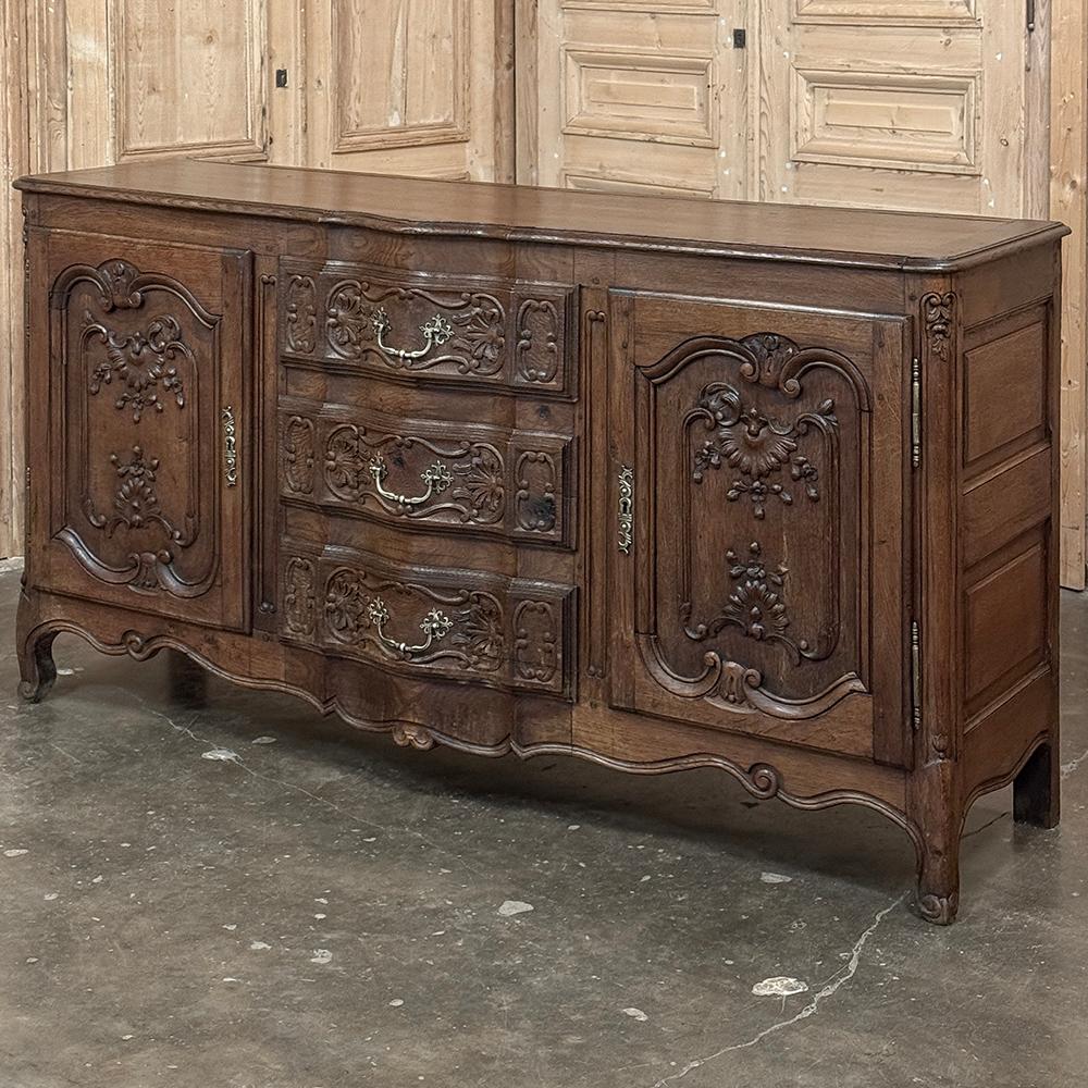 Il buffet country francese del XIX secolo ~ Enfilade ~ Credenza è un perfetto esempio della versatilità dell'antiquariato nella casa moderna!  Un'ottima scelta dietro la scrivania, nella stanza della famiglia o anche come pezzo da camera da letto